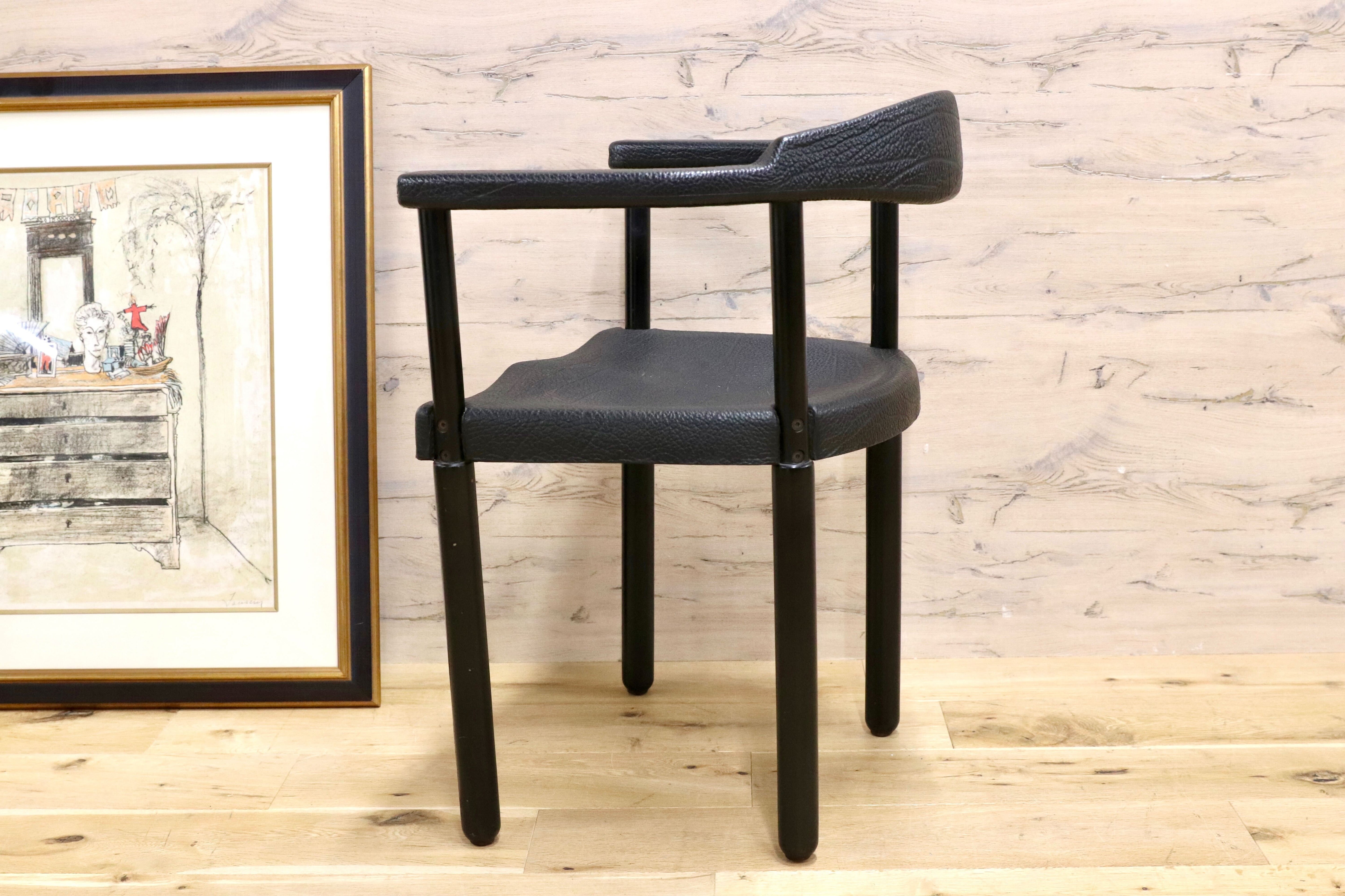 GMGK465A○レオナルド アームチェア ブラック スイス デザイナーズ家具 チェア 椅子 INTER-DECOR取扱い 検)Cassina Strassle Collection