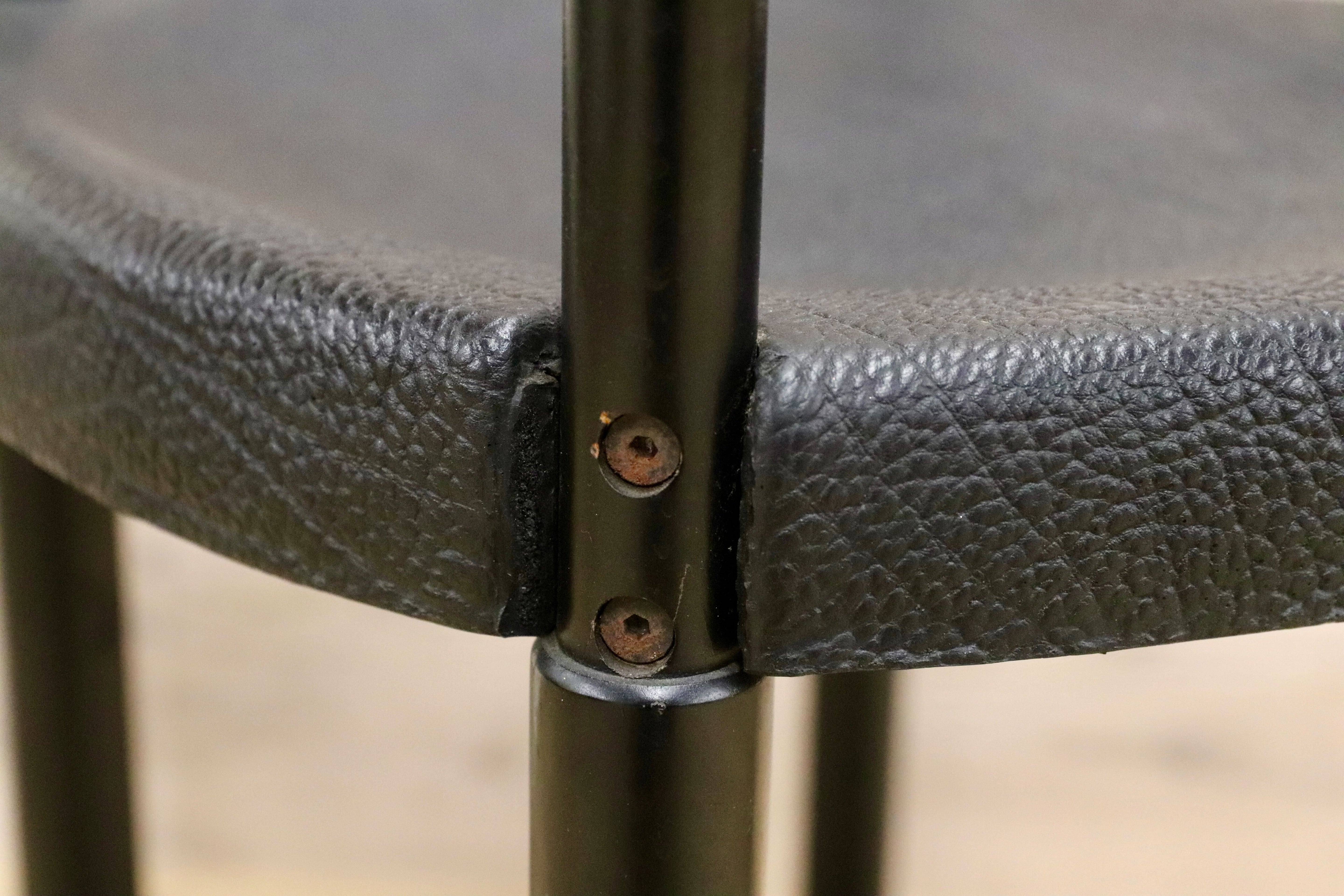 GMGK465A○レオナルド アームチェア ブラック スイス デザイナーズ家具 チェア 椅子 INTER-DECOR取扱い 検)Cassina Strassle Collection