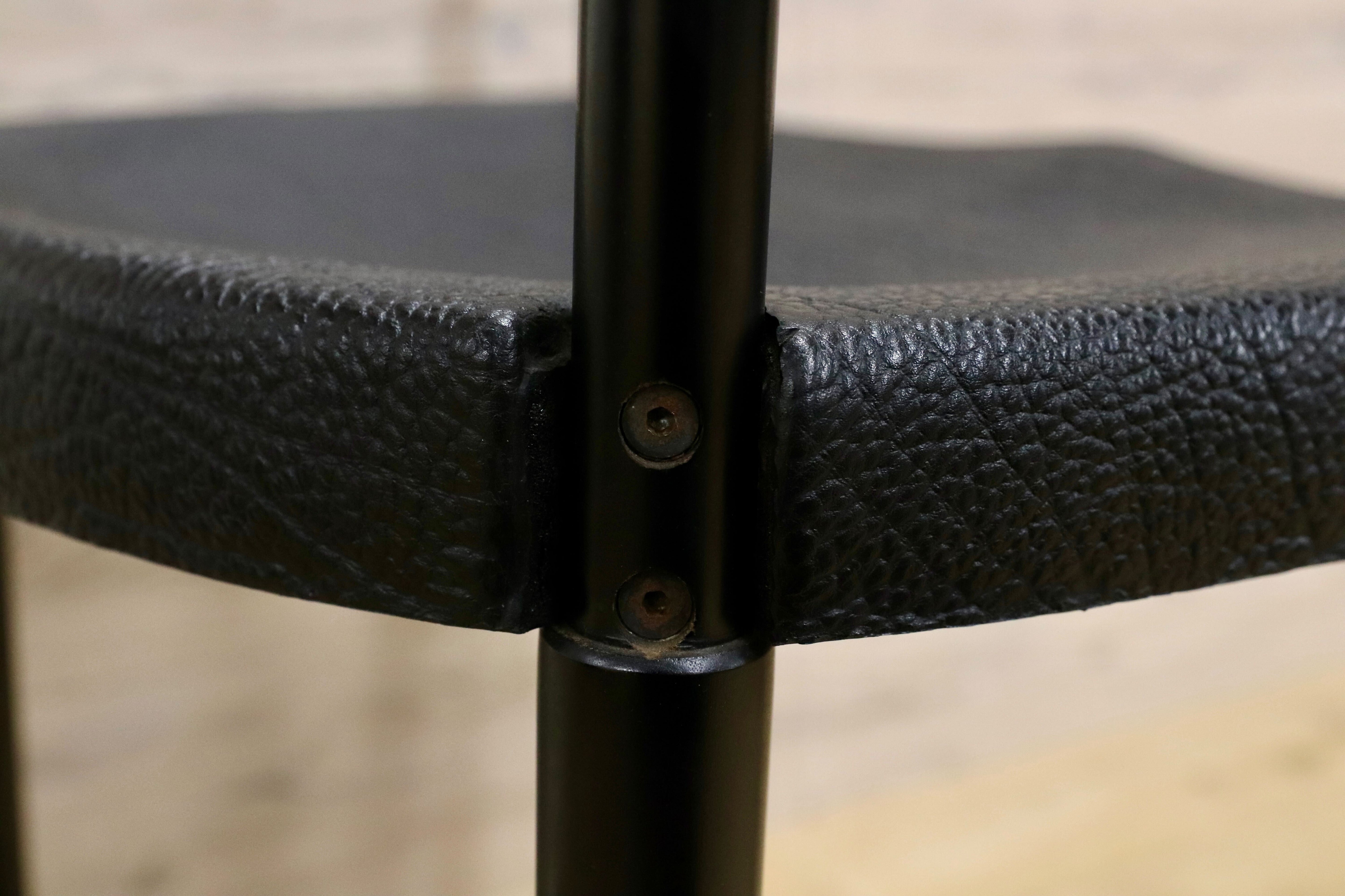 GMGK465B○レオナルド アームチェア ブラック スイス デザイナーズ家具 チェア 椅子 INTER-DECOR取扱い 検)Cassina Strassle Collection