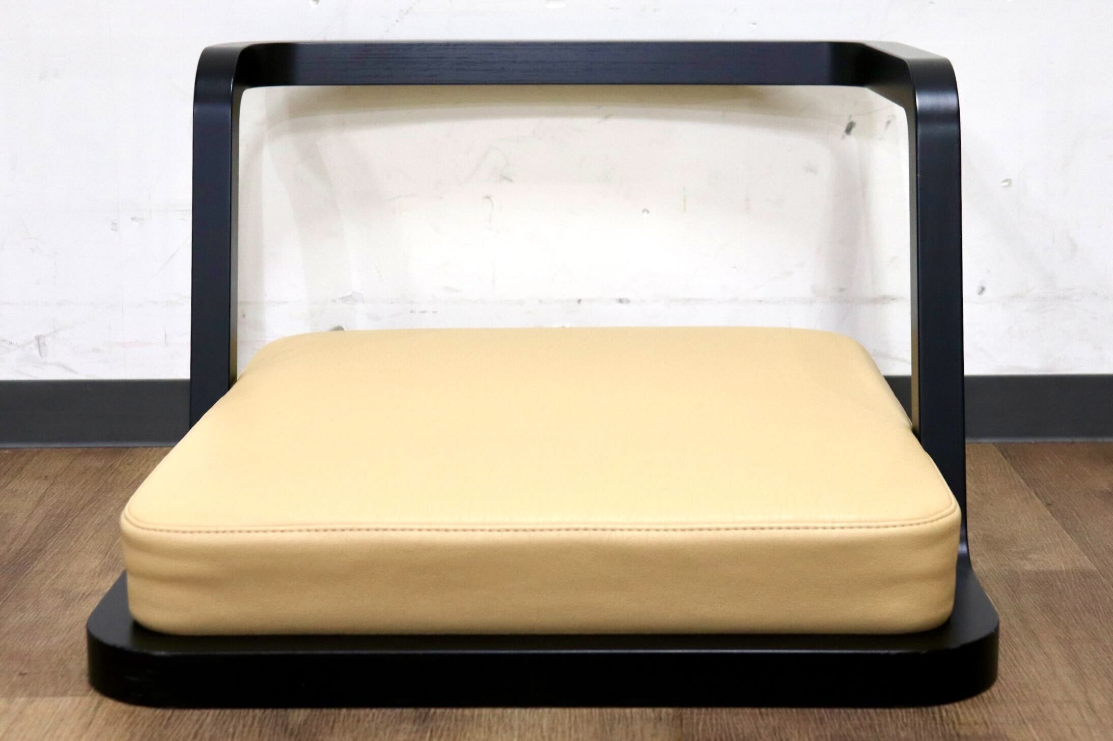 GMHO133D○天童木工 / Tendo 座椅子 ローチェア 椅子 チェア スタッキング 和家具 和モダン 座敷 合皮 ベージュ ビーチ材 定価約11万