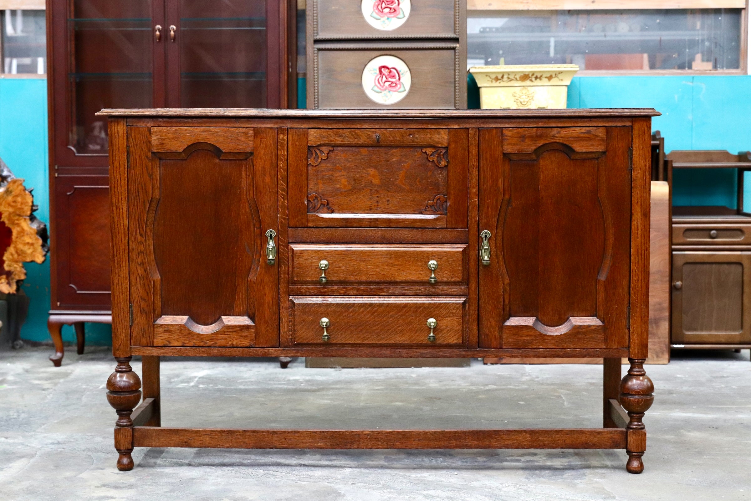 GMJH177○Lloyd’s Antiques / ロイズ・アンティークス 英国アンティーク サイドボード オーク材 クラシック 店舗什器 ヴィンテージ 稀少