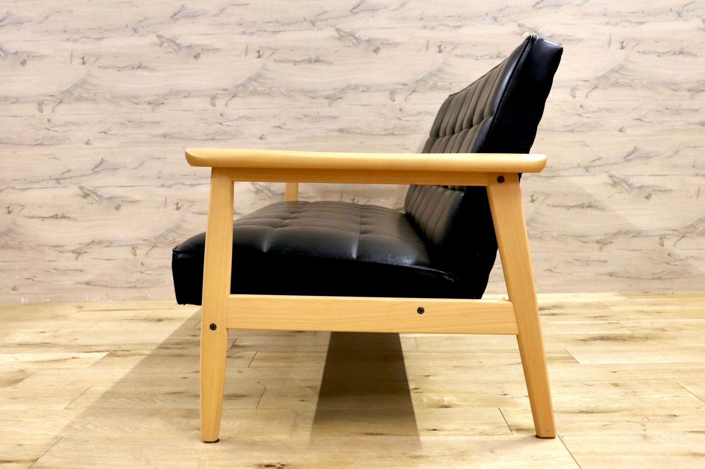 GMIK640A○カリモク60 Kチェア 2シーター スタンダードブラック 合成皮革 長椅子 2人掛けソファ ラブソファ