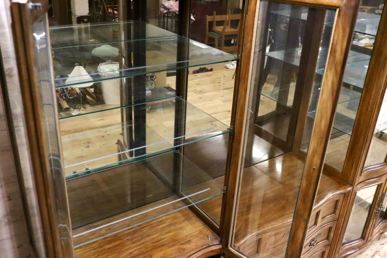 GMHH323○DREXEL HERITAGE /ドレクセルヘリテイジ Grand Villa グランドヴィラ ガラスキャビネット 飾り棚 最高級 約280万※発送不可