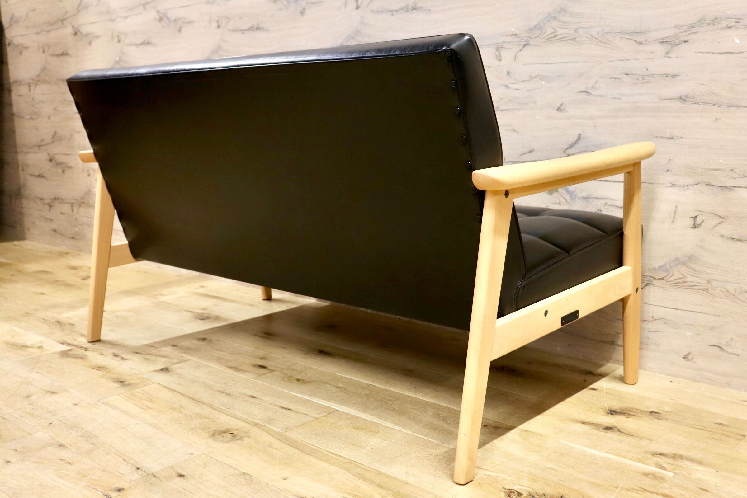 GMIK640A○カリモク60 Kチェア 2シーター スタンダードブラック 合成皮革 長椅子 2人掛けソファ ラブソファ