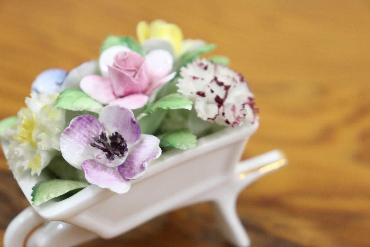 GMJO137K◯Royal Doulton / ロイヤルドルトン 陶花 手押し車 花車 置物 オブジェ 陶器 インテリア フラワー 英国 ヴィンテージ 美品