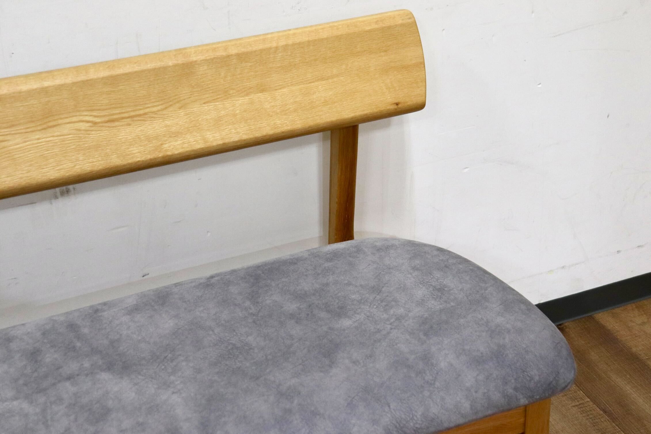 GMHK861C○イバタインテリア / ibata ダイニングベンチ 長椅子 食卓椅子 スエード調ファブリック 楢材 北欧スタイル 飛騨家具 展示品
