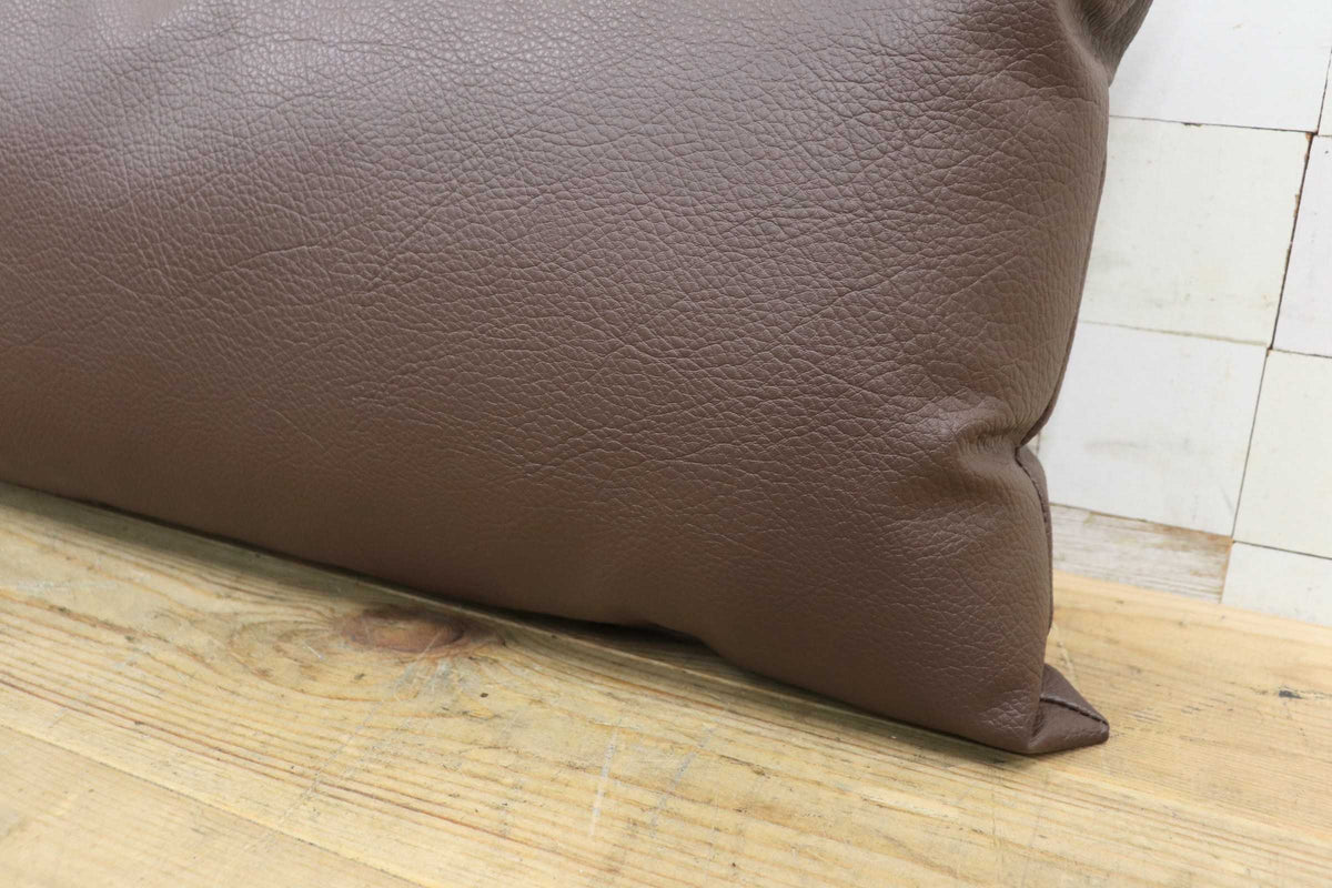 GMJK124◯IDC大塚家具 クッション ロングクッション 長方形 ブラウン 合皮 インテリア モダン 展示品
