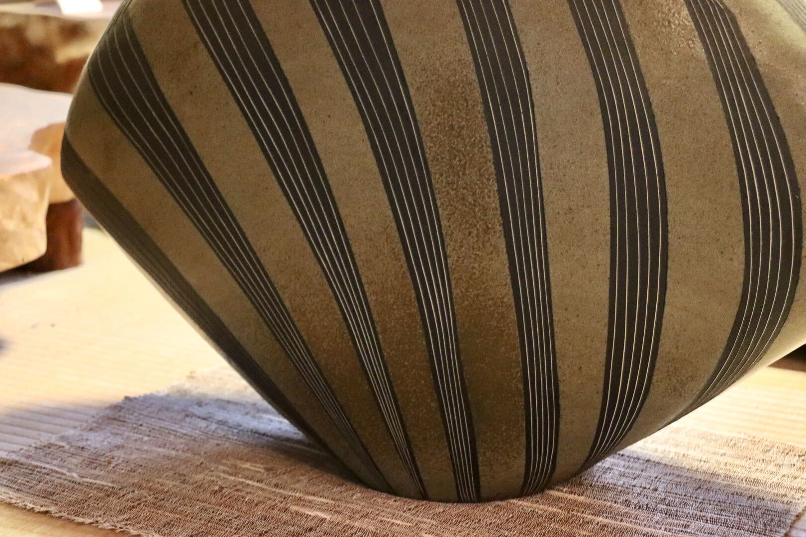 GMJI30◯市野悟窯 市野哲次 緑釉線象嵌花器 花入 陶器 伝統工芸 丹波篠山 市野哲次 和モダン インテリア