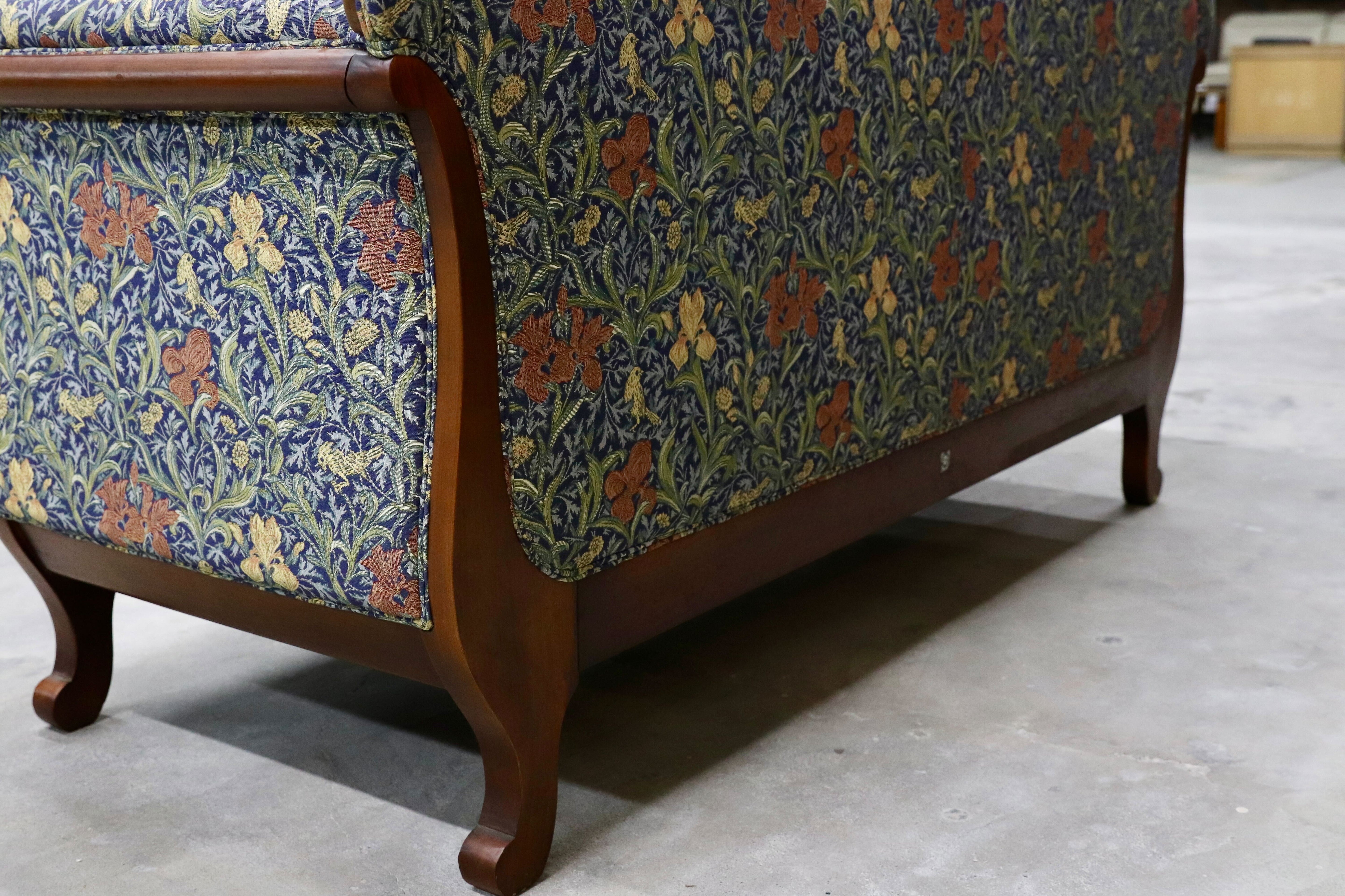 GMHS477○TECHNA / テクナ 2人掛けソファ ラブソファ ファブリック 店舗 オフィス 什器 クラシック モダン VICTORIA&ALBERT MUSEUM