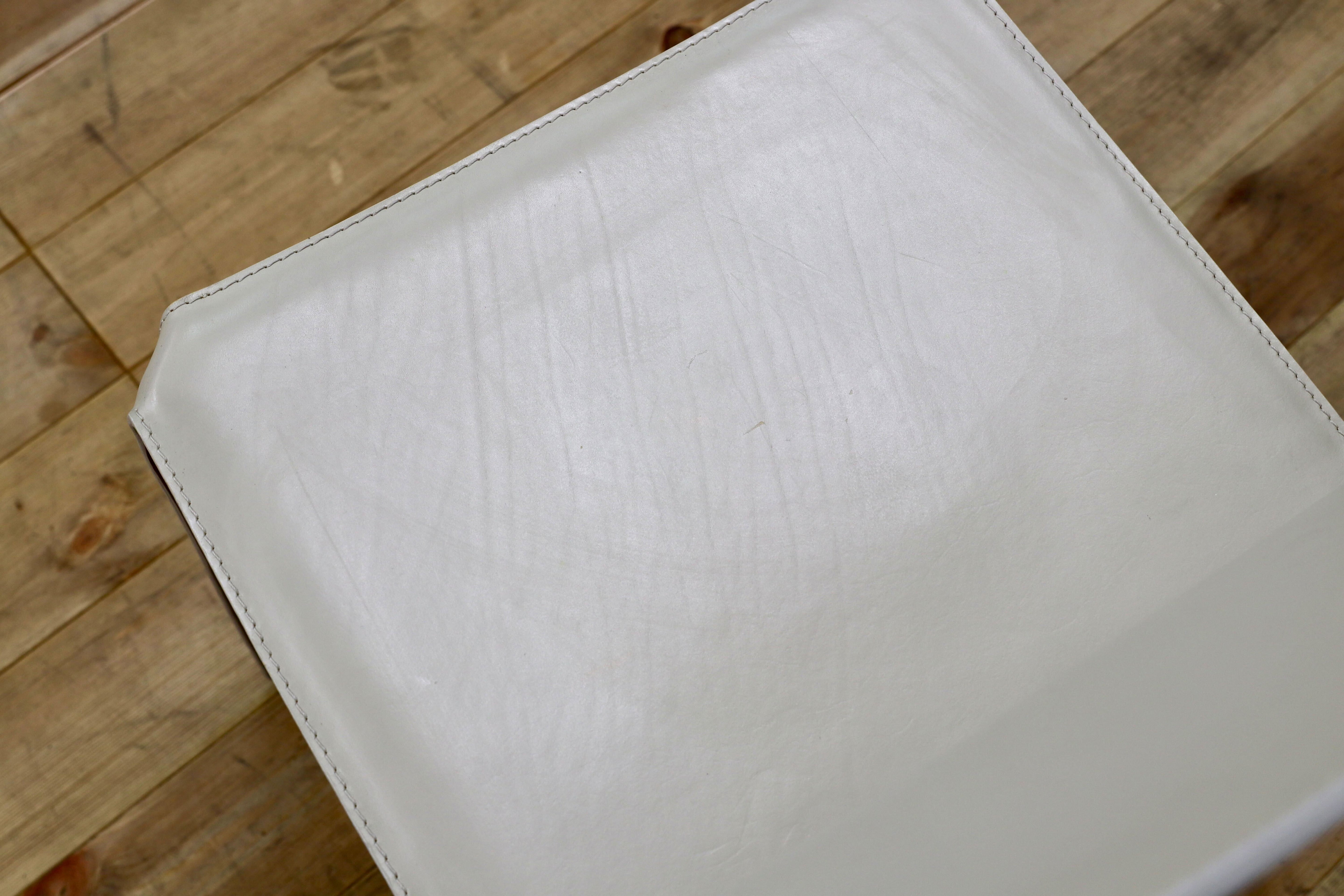 GMIO74B○Cassina / カッシーナ 413 CAB キャブチェア マリオ・ベリーニ 椅子 マットアイボリー レザー イタリアモダン 定価30.8万