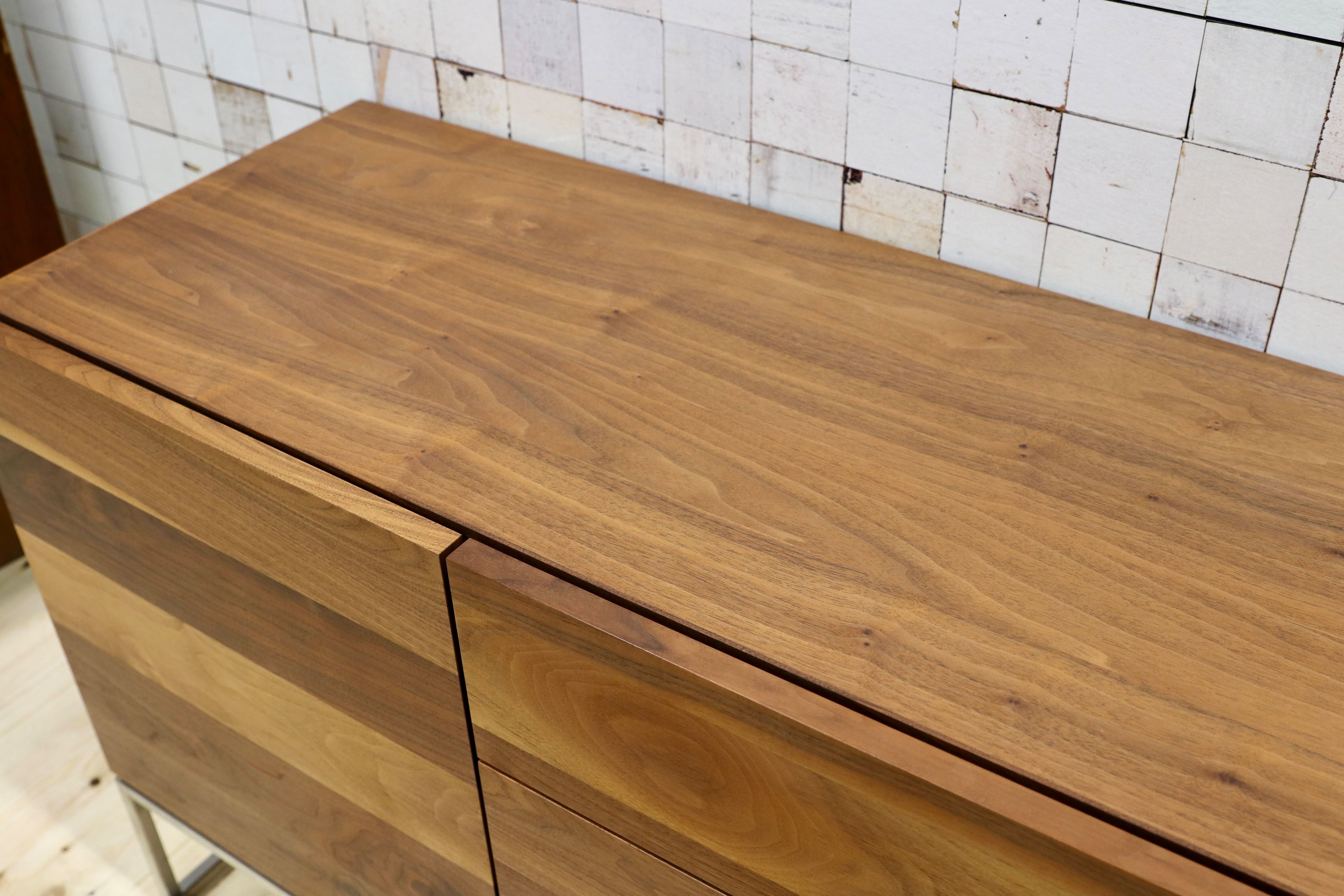 GMGK475○大川家具 Bugatti / ブガッティ サイドボード リビングボード ウォールナット無垢材 北欧スタイル 定価45万 展示品