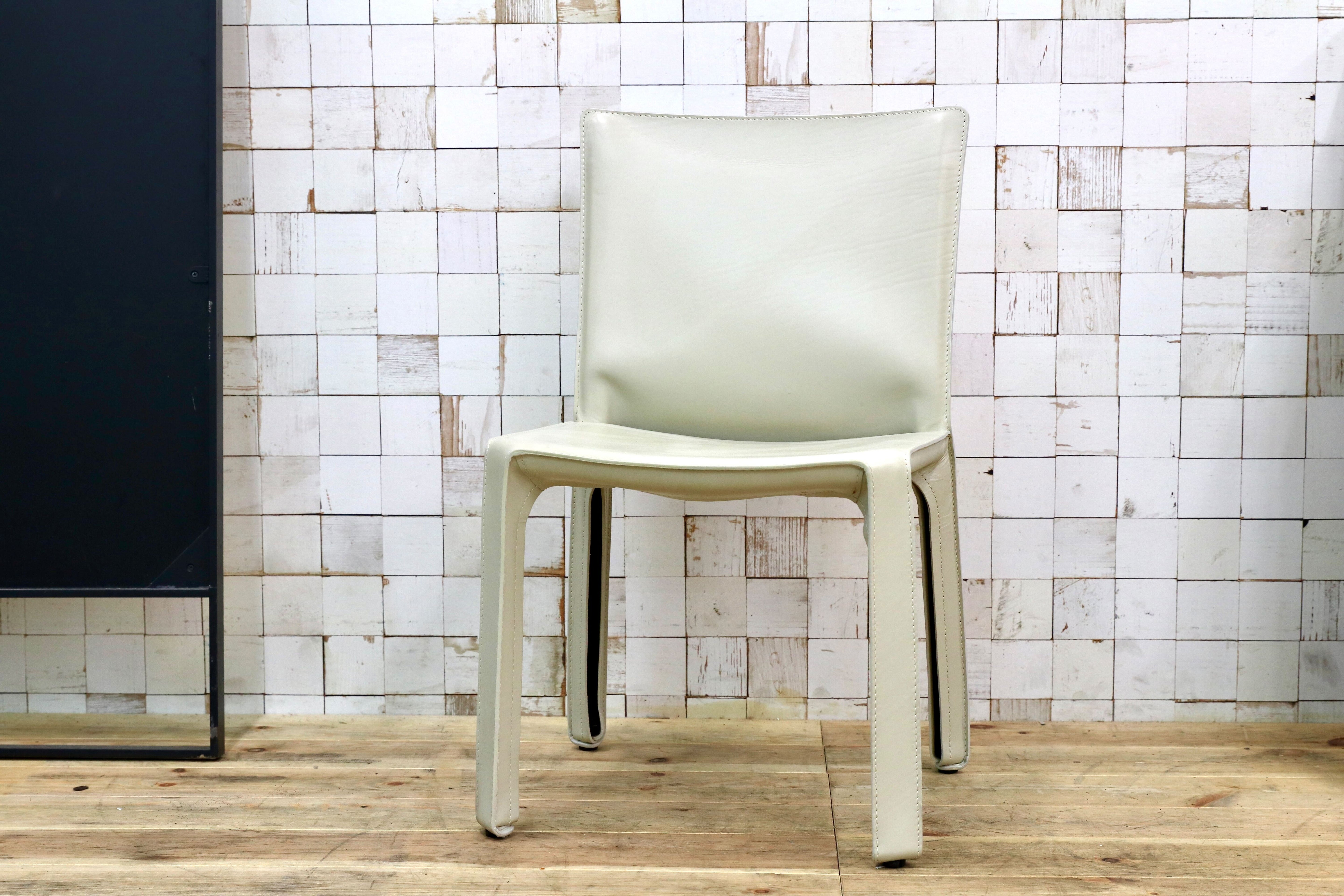GMIO74E○Cassina / カッシーナ 413 CAB キャブチェア マリオ・ベリーニ 椅子 マットアイボリー レザー イタリアモダン 定価30.8万