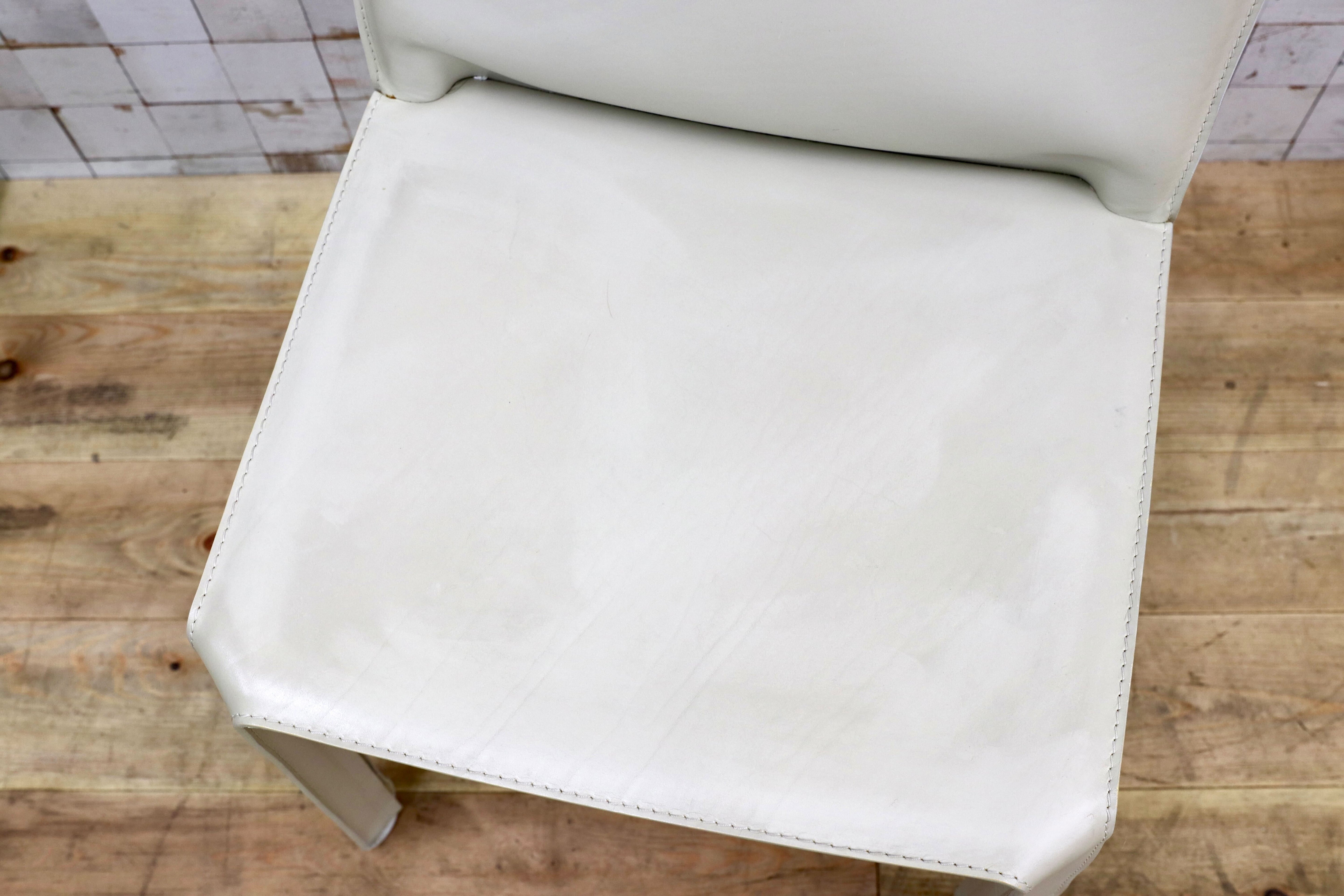 GMIO74E○Cassina / カッシーナ 413 CAB キャブチェア マリオ・ベリーニ 椅子 マットアイボリー レザー イタリアモダン 定価30.8万