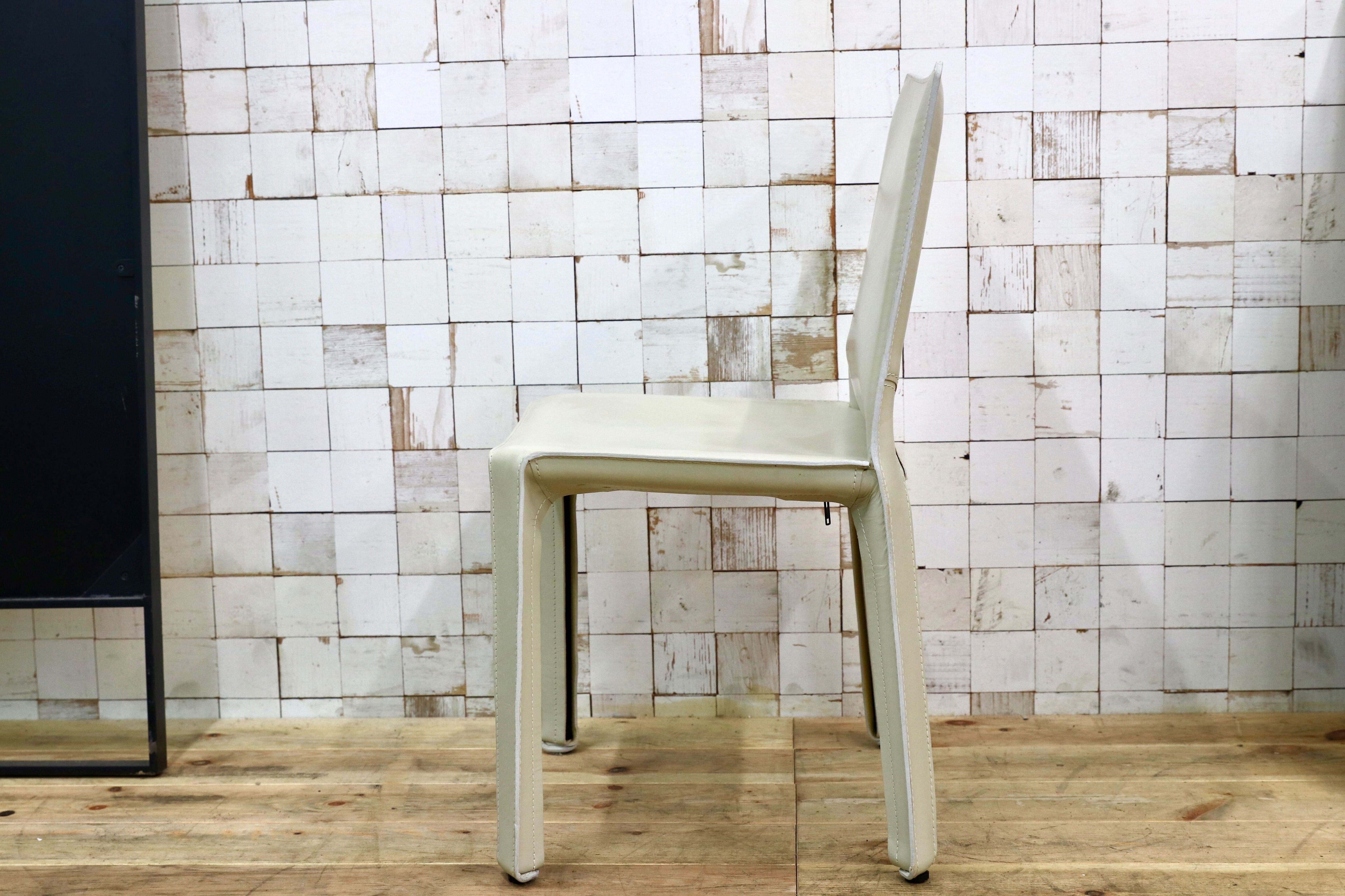 GMIO74E○Cassina / カッシーナ 413 CAB キャブチェア マリオ・ベリーニ 椅子 マットアイボリー レザー イタリアモダン 定価30.8万