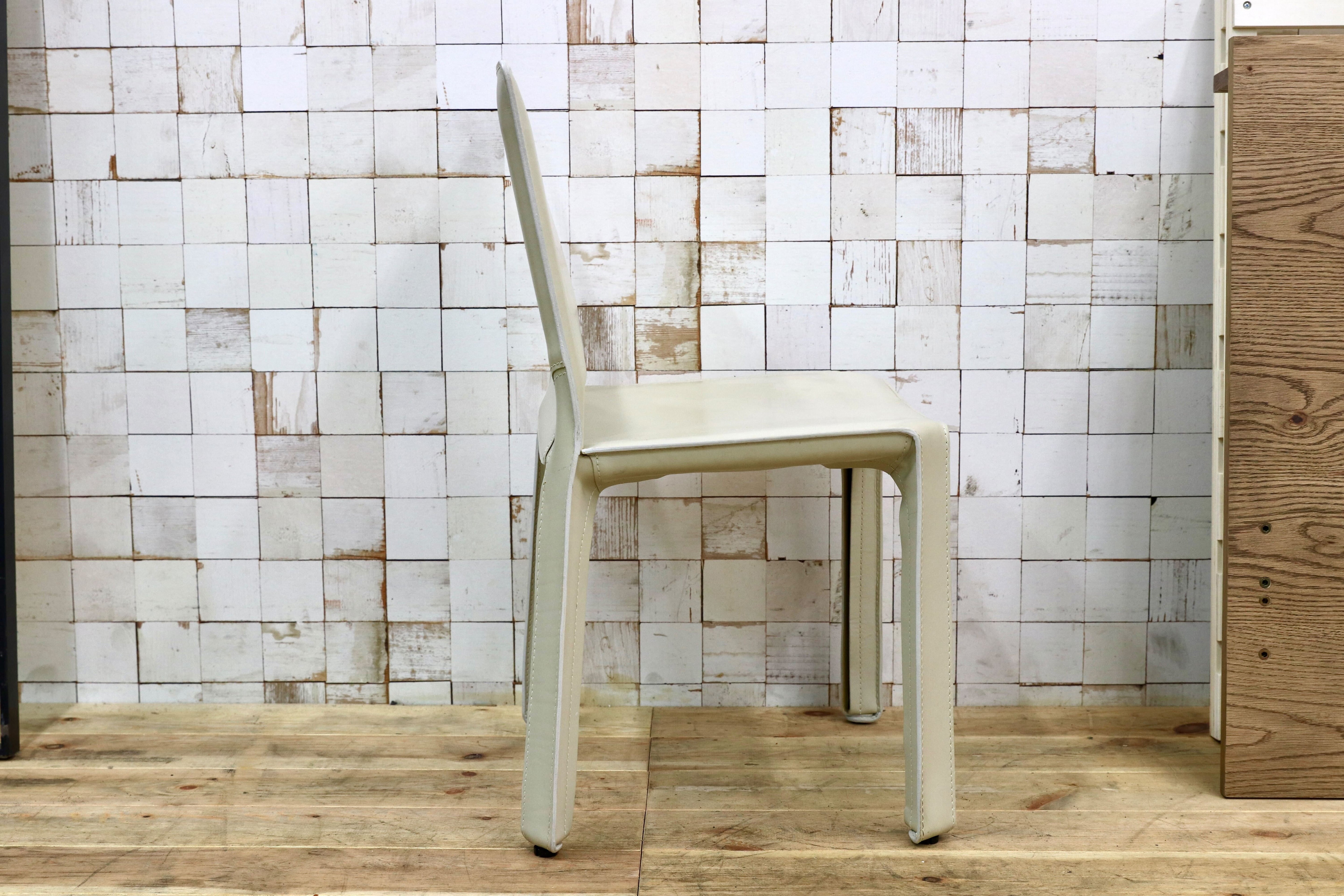 GMIO74E○Cassina / カッシーナ 413 CAB キャブチェア マリオ・ベリーニ 椅子 マットアイボリー レザー イタリアモダン 定価30.8万
