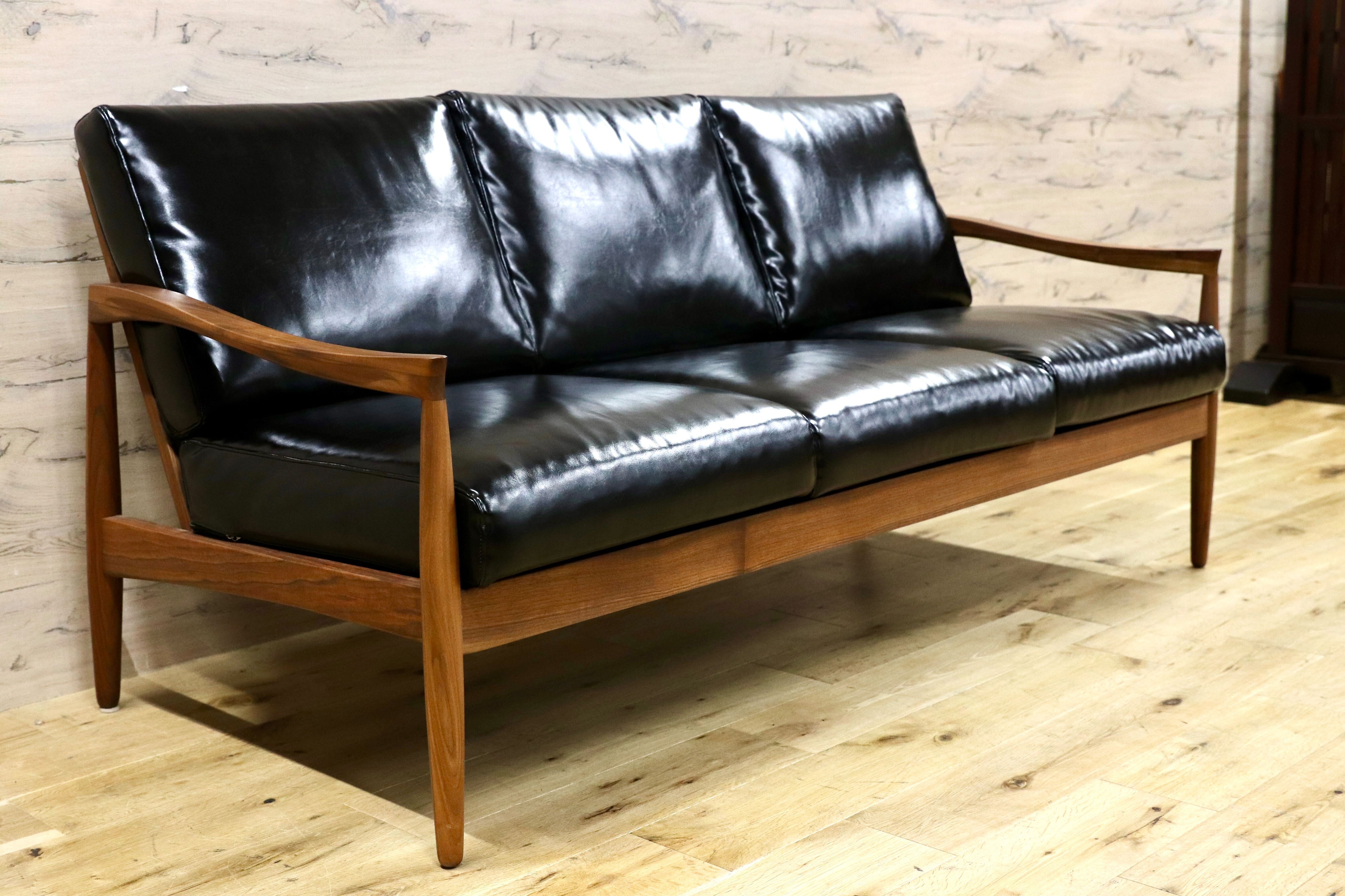 GMGH436○AMOCC / アモック 3人掛けソファ トリプルソファ ウォールナット材 北欧スタイル 合皮 約16万 展示品