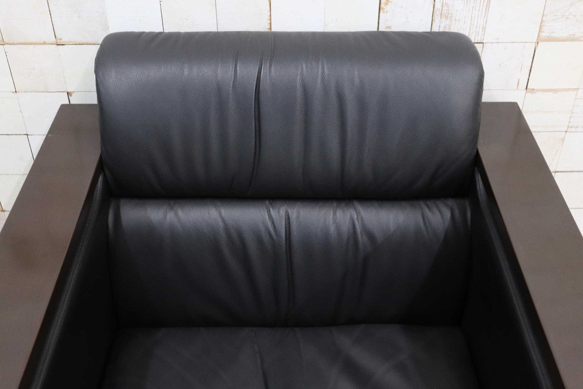 GMJH381C〇ITOKI / イトーキ 本革 1人掛けソファ シングルソファ ブラック 木製アームチェア 応接家具