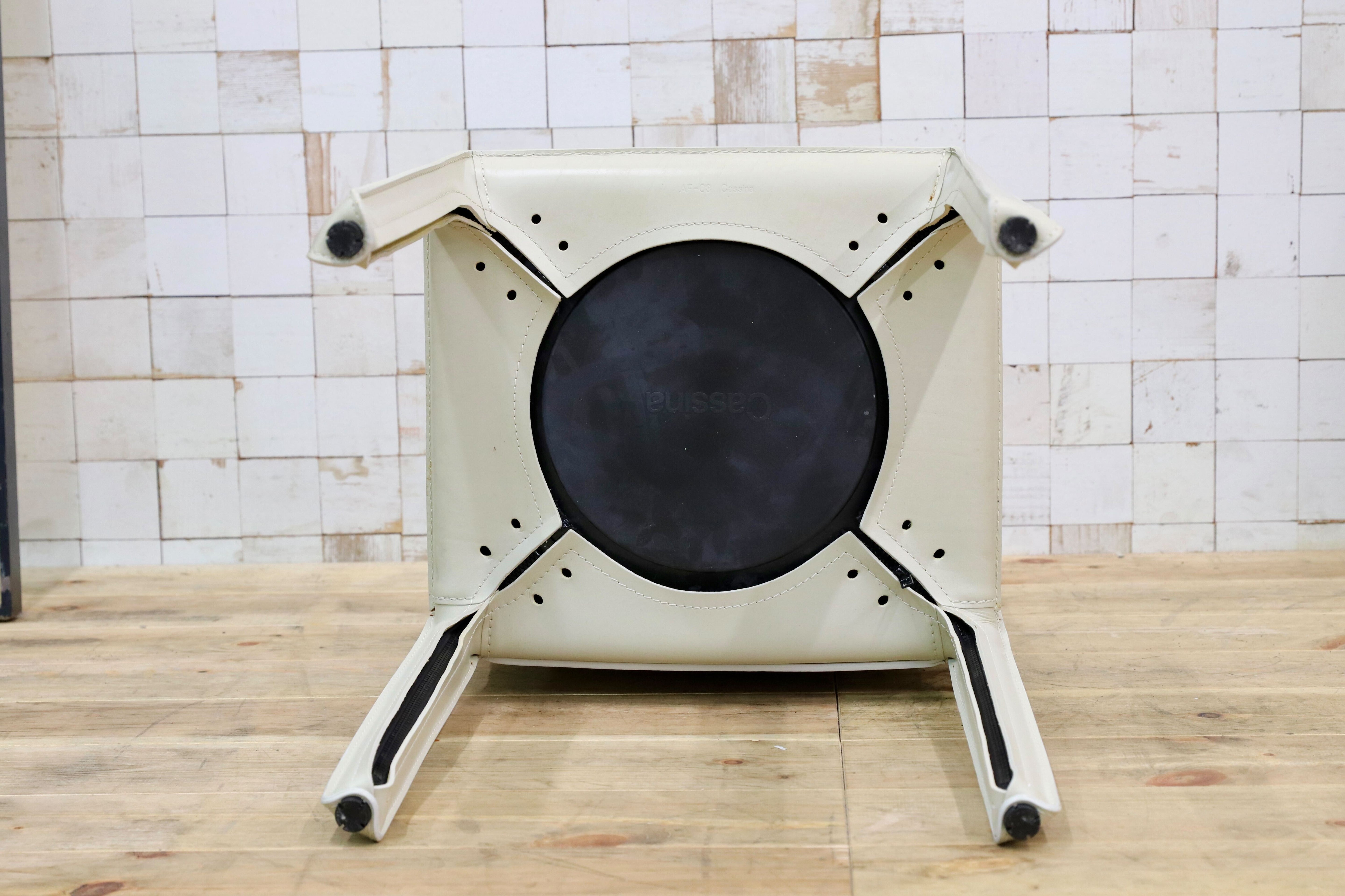 GMIO74E○Cassina / カッシーナ 413 CAB キャブチェア マリオ・ベリーニ 椅子 マットアイボリー レザー イタリアモダン 定価30.8万