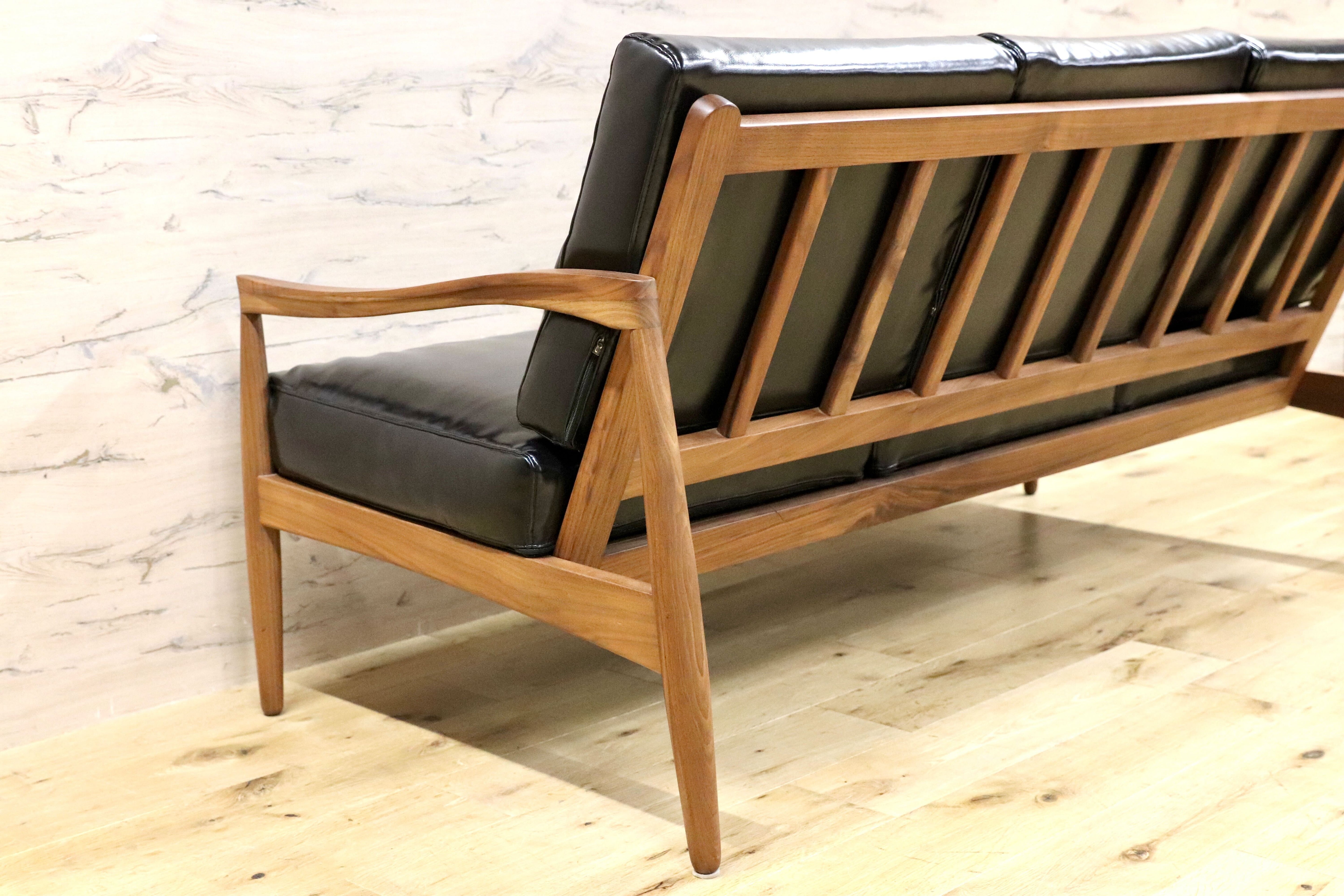 GMGH436○AMOCC / アモック 3人掛けソファ トリプルソファ ウォールナット材 北欧スタイル 合皮 約16万 展示品