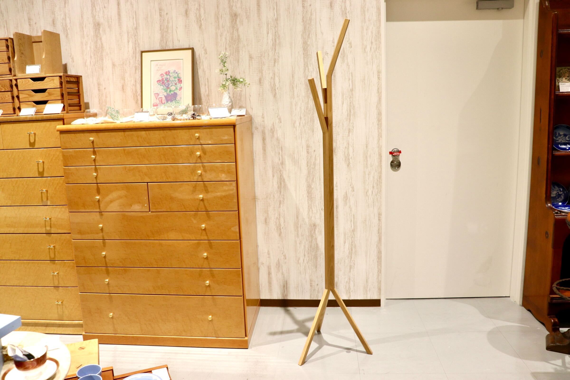 GMIS162◯匠工芸 / TAKUMI ポールハンガー コートハンガー ハンガーラック 帽子掛け オーク材 国産家具 定価約4.8万 展示品