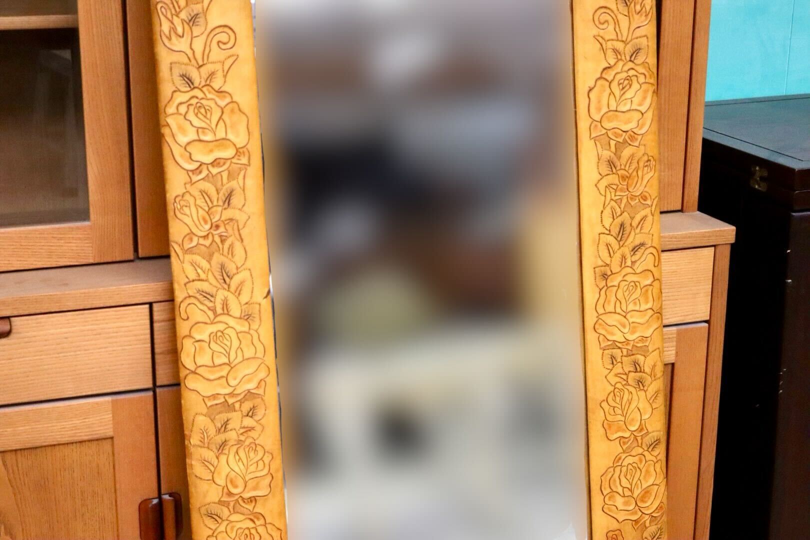 GMIK658○ウォールミラー 壁掛け鏡 姿見 全身鏡 革 レザー カービング 花柄 フローラル レトロ ヴィンテージ