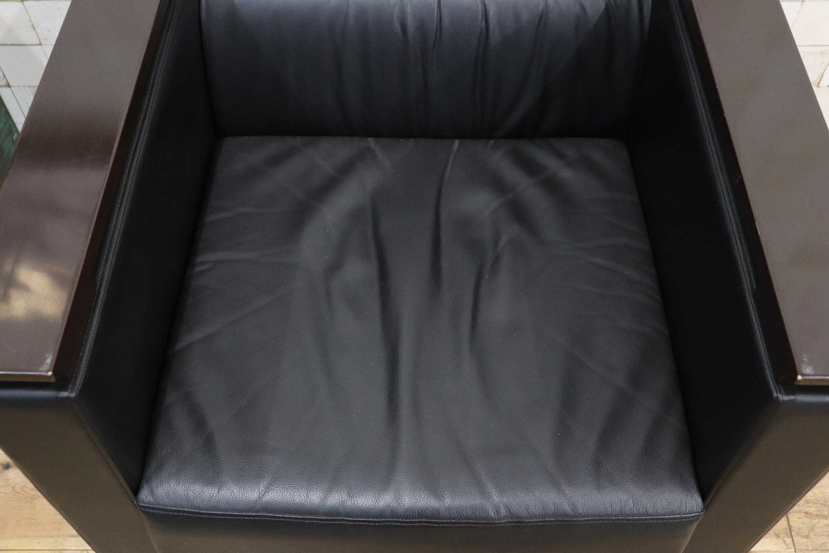 GMJH381D〇ITOKI / イトーキ 本革 1人掛けソファ シングルソファ ブラック 木製アームチェア 応接家具