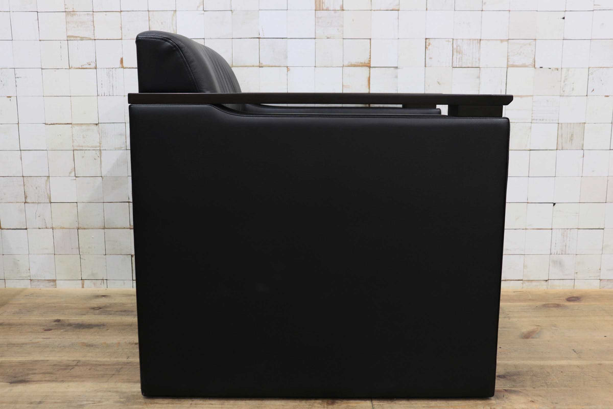 GMJH381D〇ITOKI / イトーキ 本革 1人掛けソファ シングルソファ ブラック 木製アームチェア 応接家具