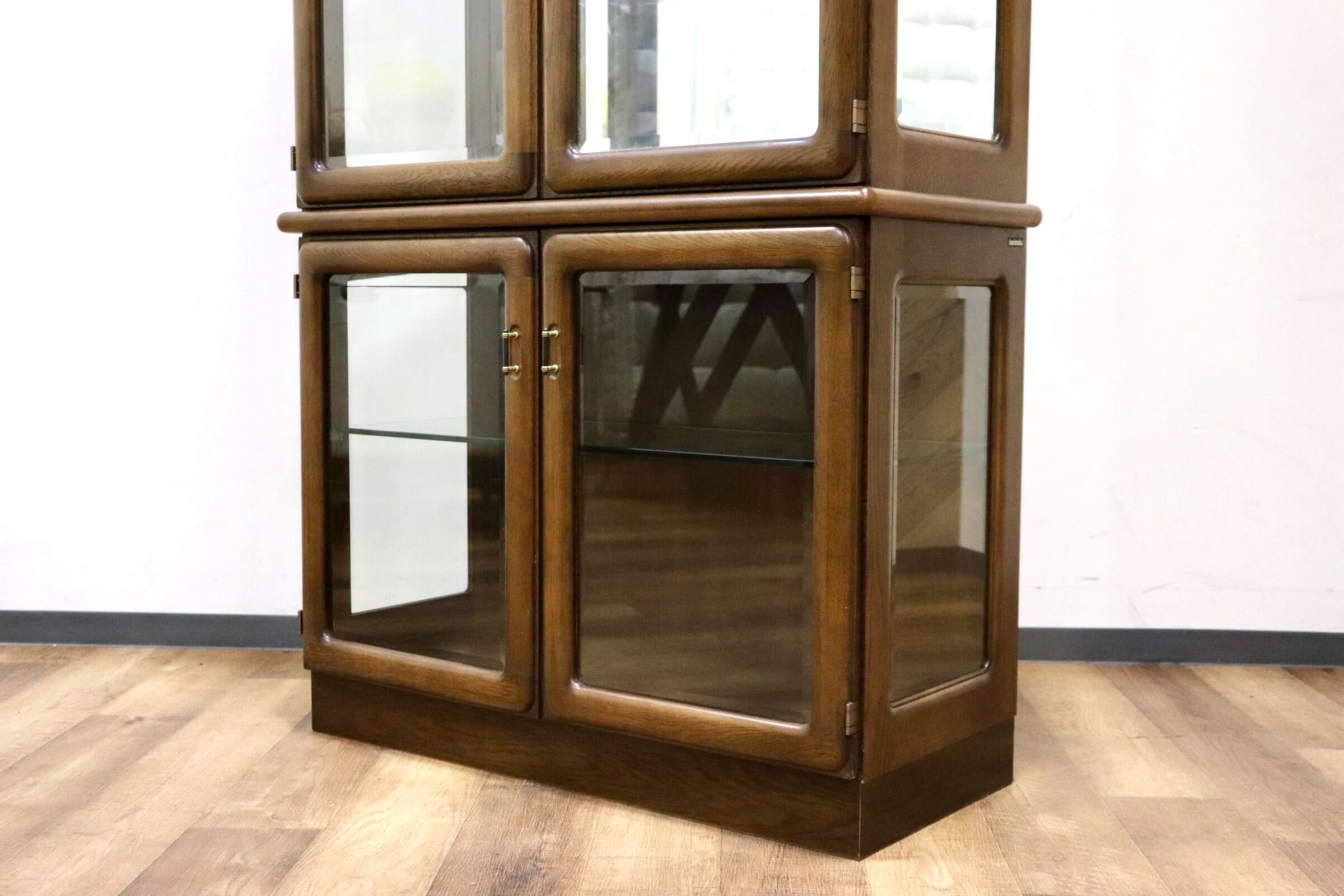 GMHS86○karimoku / カリモク キュリオケース 飾り棚 収納棚 ガラスキャビネット 照明付き カントリー クラシック 国産家具