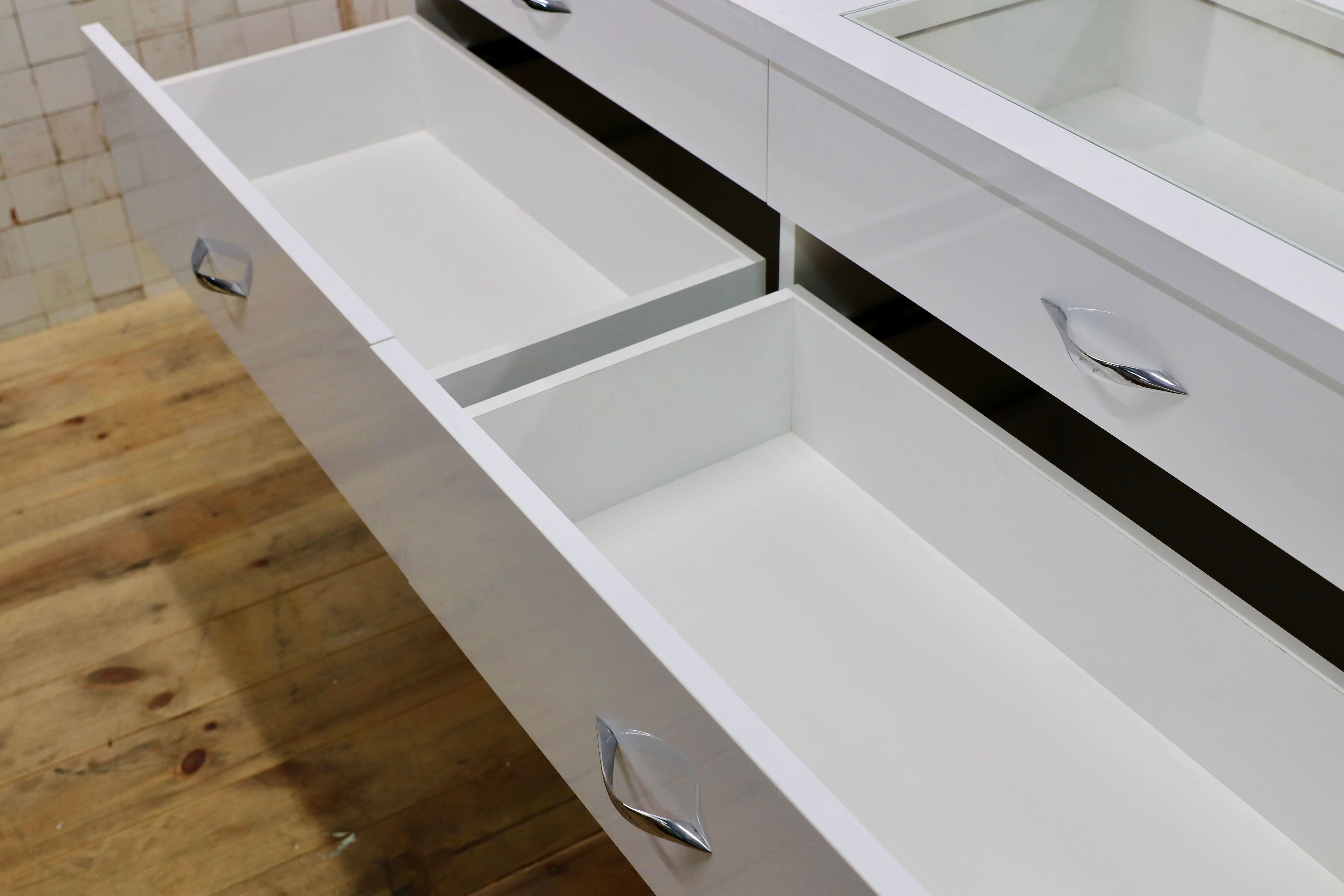 GMIK821○コレクションコース 店舗什器 ショーケース ホワイト ラグジュアリー モダン 約30万