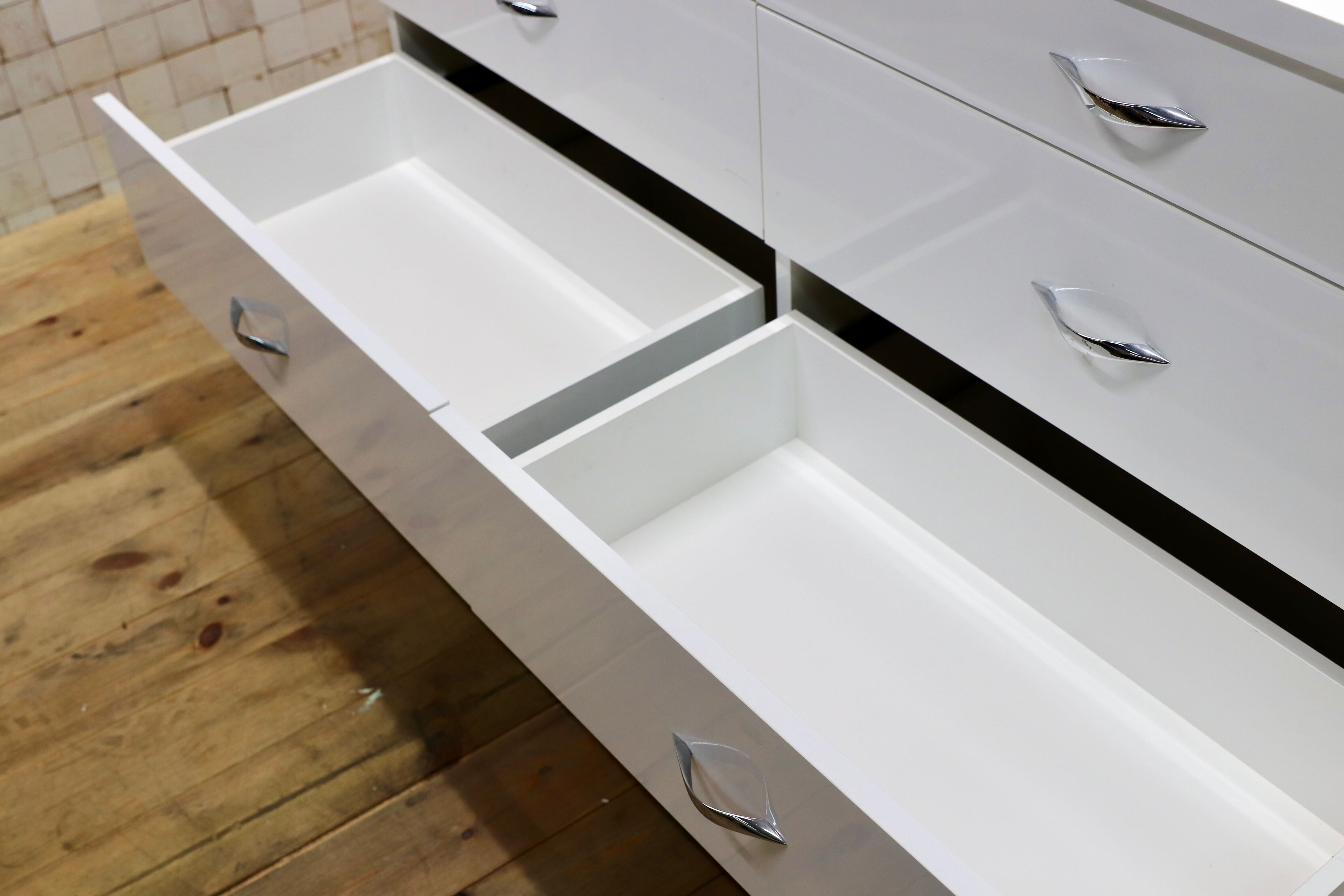 GMIK821○コレクションコース 店舗什器 ショーケース ホワイト ラグジュアリー モダン 約30万