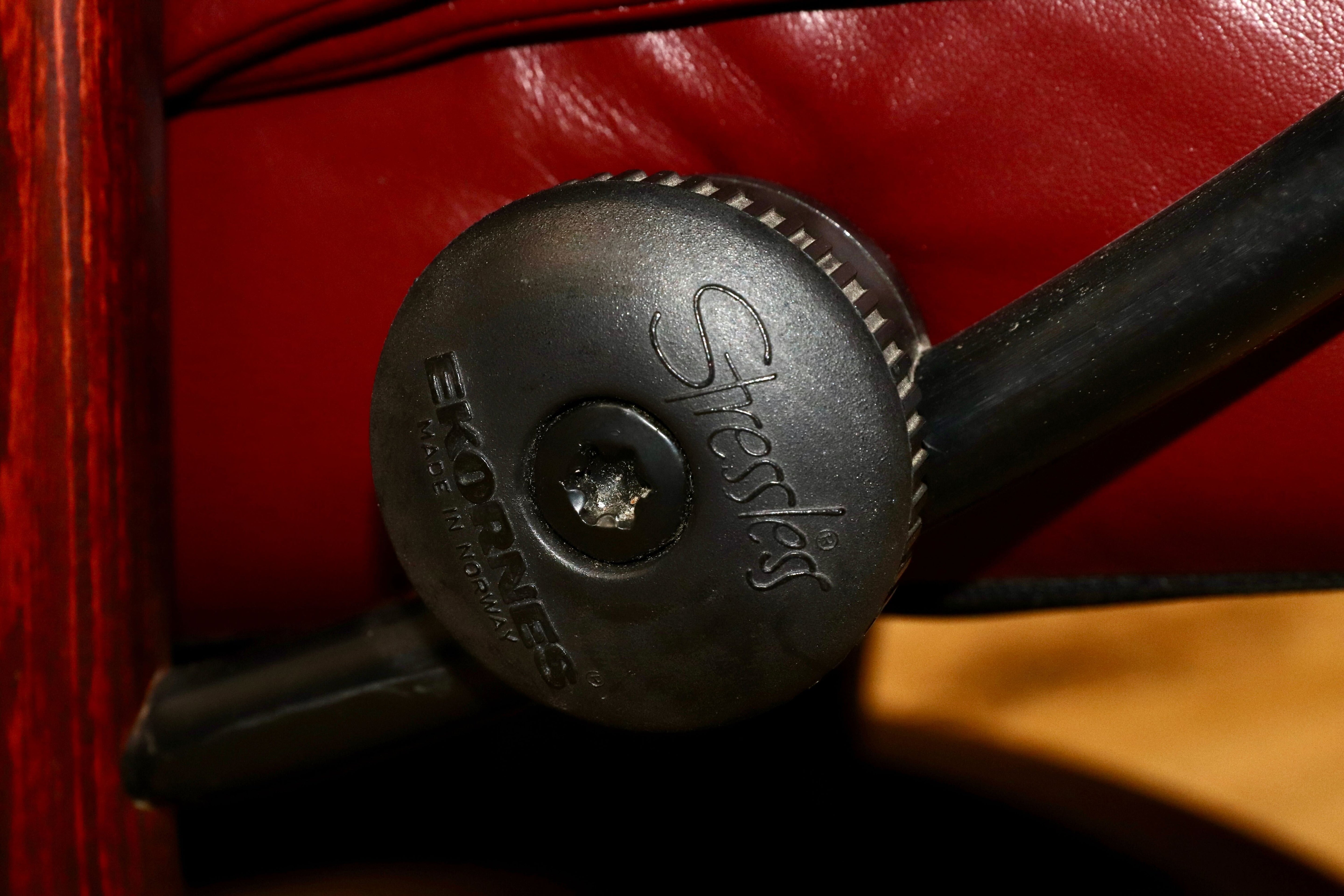 GMGT220○EKORNES / エコーネス コンサル リクライニングチェア 1人掛けソファ 本革 臙脂色 北欧家具 ノルウェー ヴィンテージ 稀少