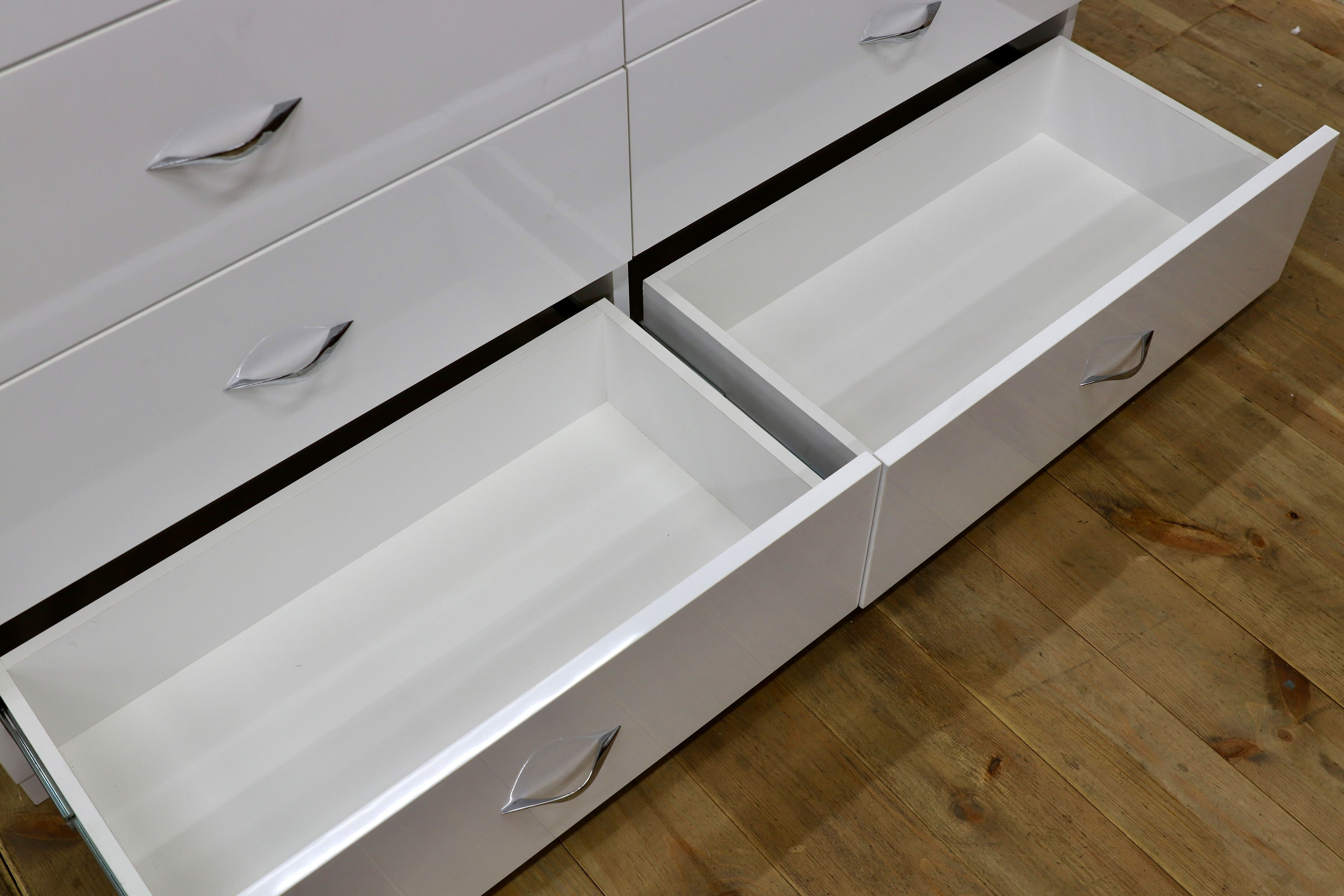 GMIK821○コレクションコース 店舗什器 ショーケース ホワイト ラグジュアリー モダン 約30万