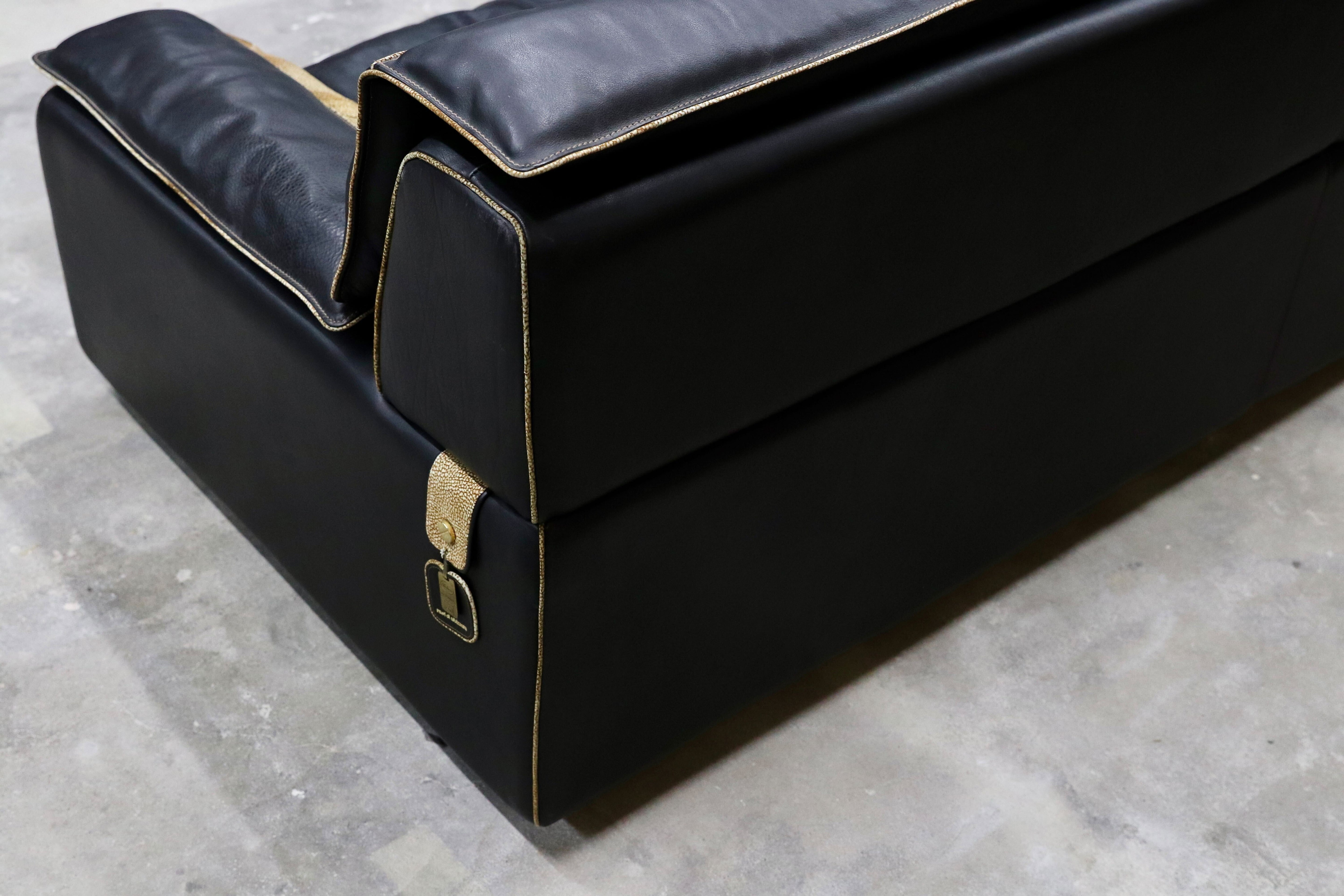 GMHN353○rossi di albizzate / ロッシディアルビザーテ 3人掛けソファ トリプルソファ IDC大塚家具 本革 黒 イタリア最高峰 約350万 稀少