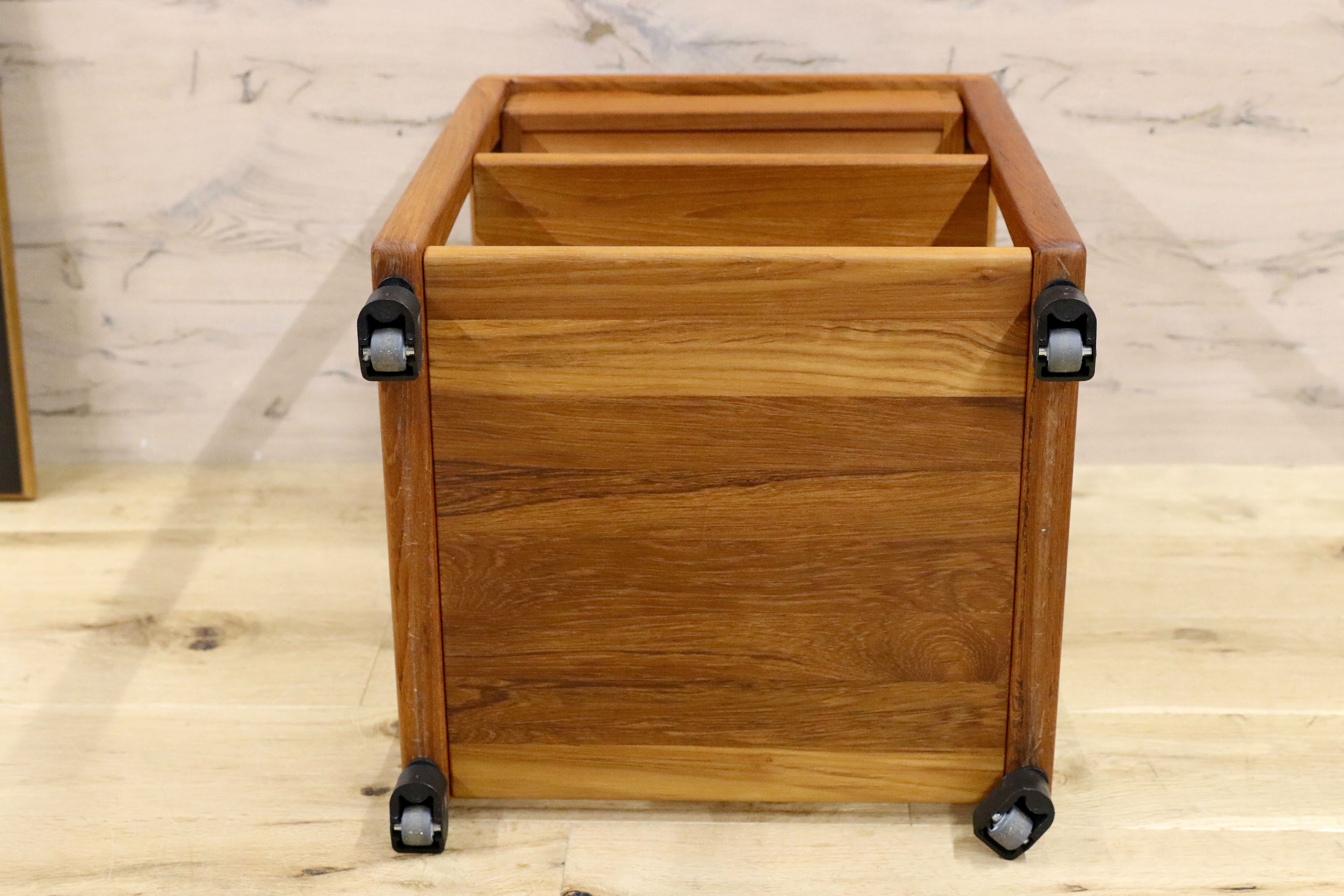 GMGH442○北欧家具 チーク無垢材 サイドテーブル コーヒーテーブル エンドテーブル 花台 飾り台 キャスター付き デンマーク