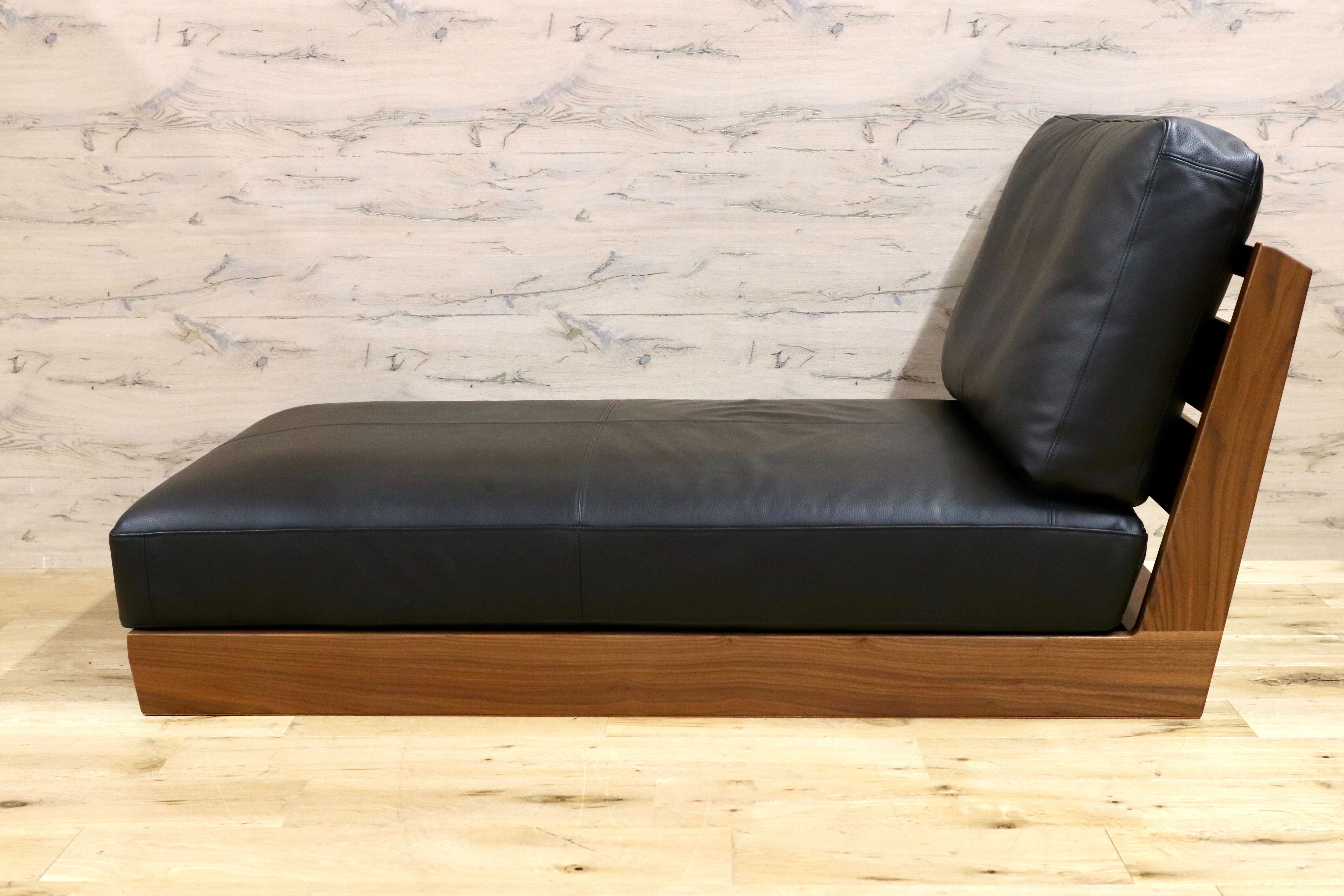GMGH458○ナガノインテリア / NAGANO INTERIOR LC027 シェーズロングソファ ウォールナット無垢材 黒本革 1人掛けソファ 約20万 展示品