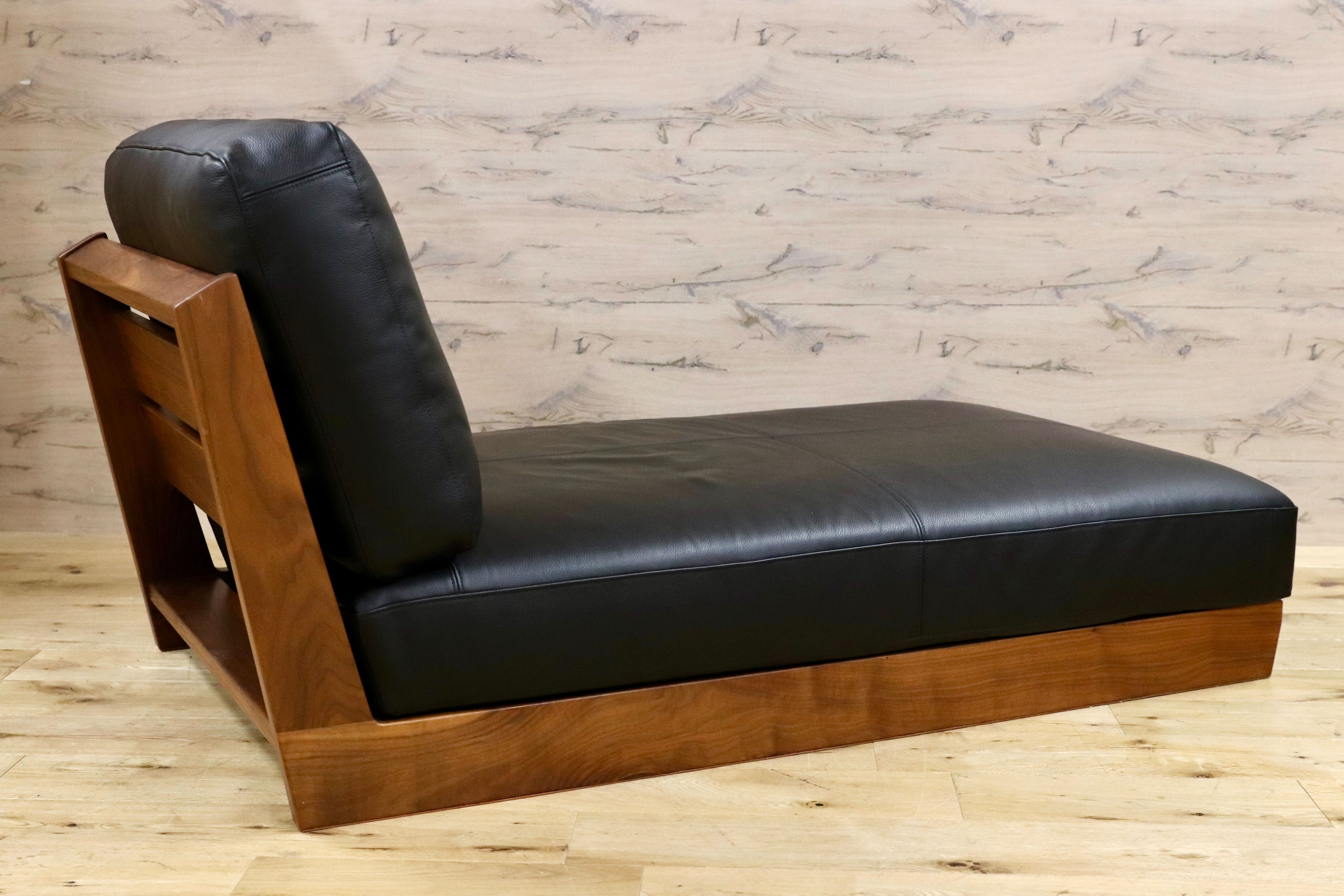 GMGH458○ナガノインテリア / NAGANO INTERIOR LC027 シェーズロングソファ ウォールナット無垢材 黒本革 1人掛けソファ 約20万 展示品