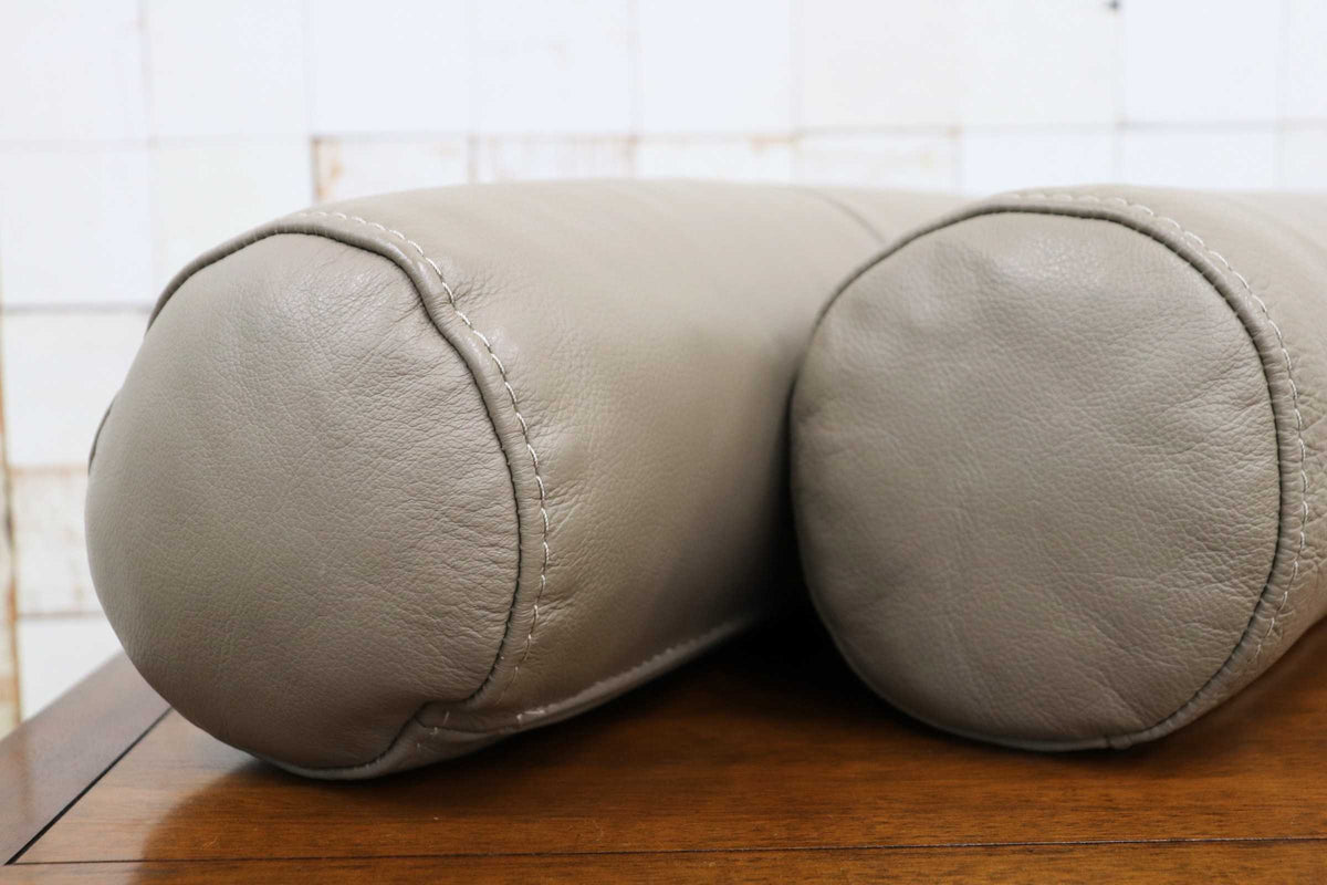 GMJK473B◯IDC大塚家具 L/Sシリーズ クッション ボルスター ヘッドレスト 2点セット 本革 展示品