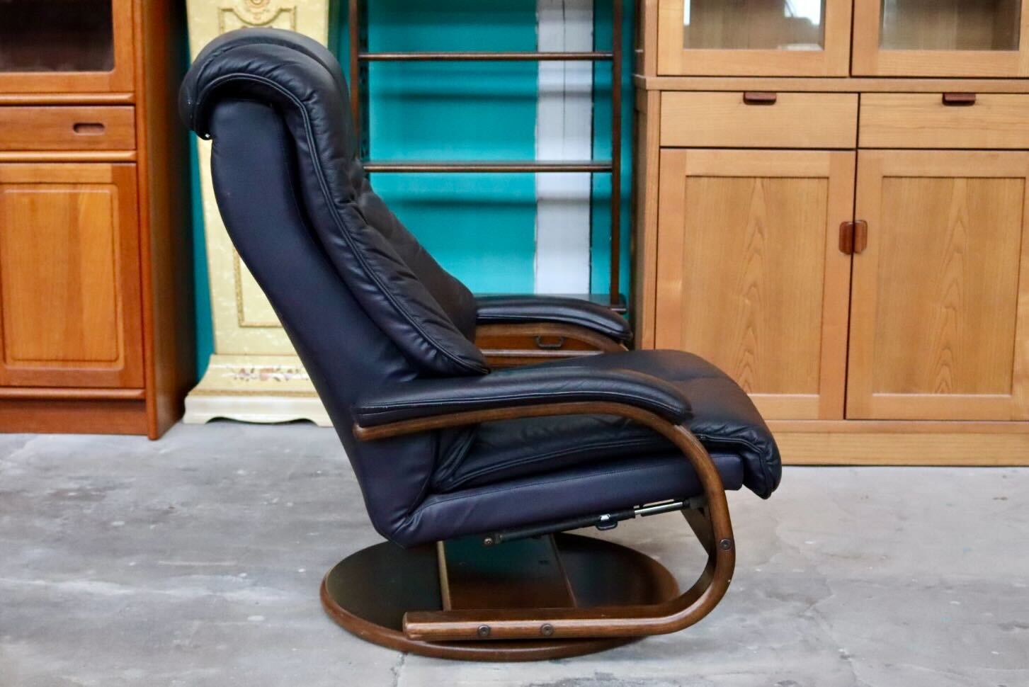 GMIK212○冨士ファニチア / FUJI FURNITURE リクライニングソファ シングルソファ アームチェア 回転椅子 レザー モダン 国産家具