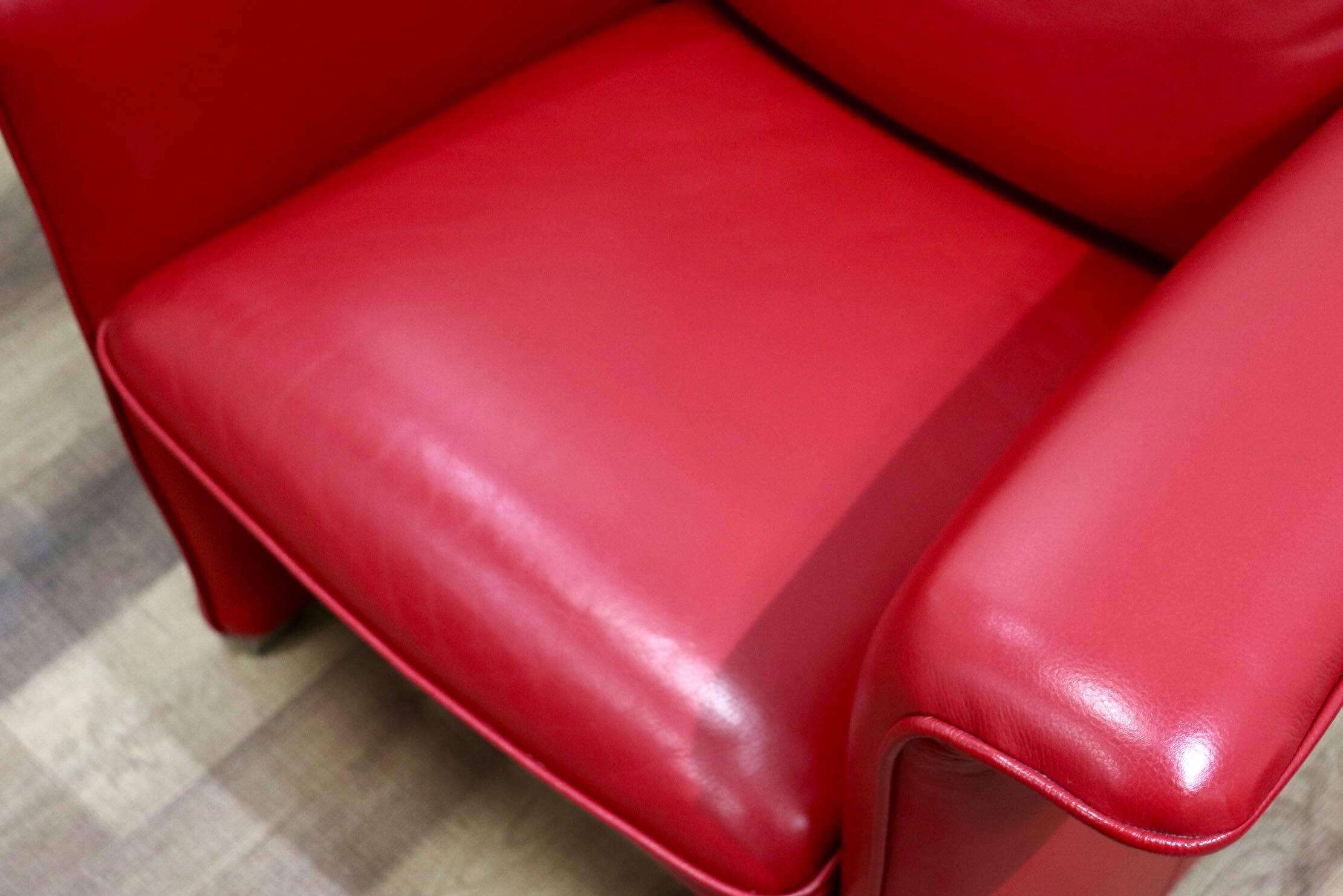 GMHK856○Domicil / ドミシール 1人掛けソファ シングルソファ アームソファ 総革 赤 モダン IDC大塚家具 定価約14万