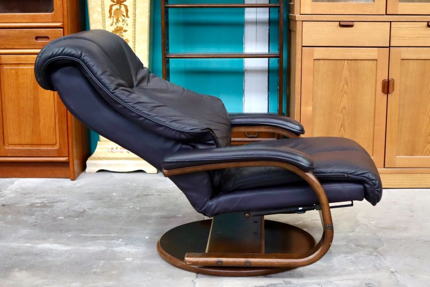 GMIK212○冨士ファニチア / FUJI FURNITURE リクライニングソファ シングルソファ アームチェア 回転椅子 レザー モダン 国産家具