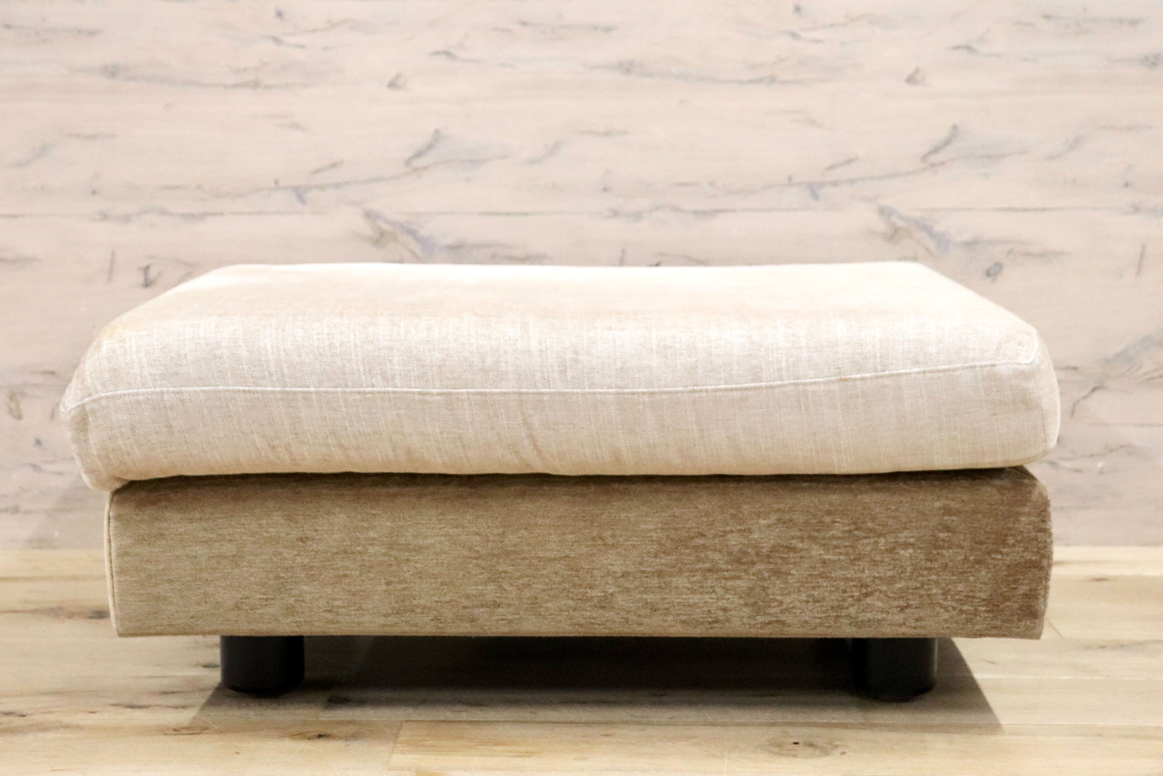 GMHH376○domani / ドマーニ カリモク最高峰 オットマン スツール karimoku 足置き ファブリック シンプル 国産家具 モデルルーム展示品