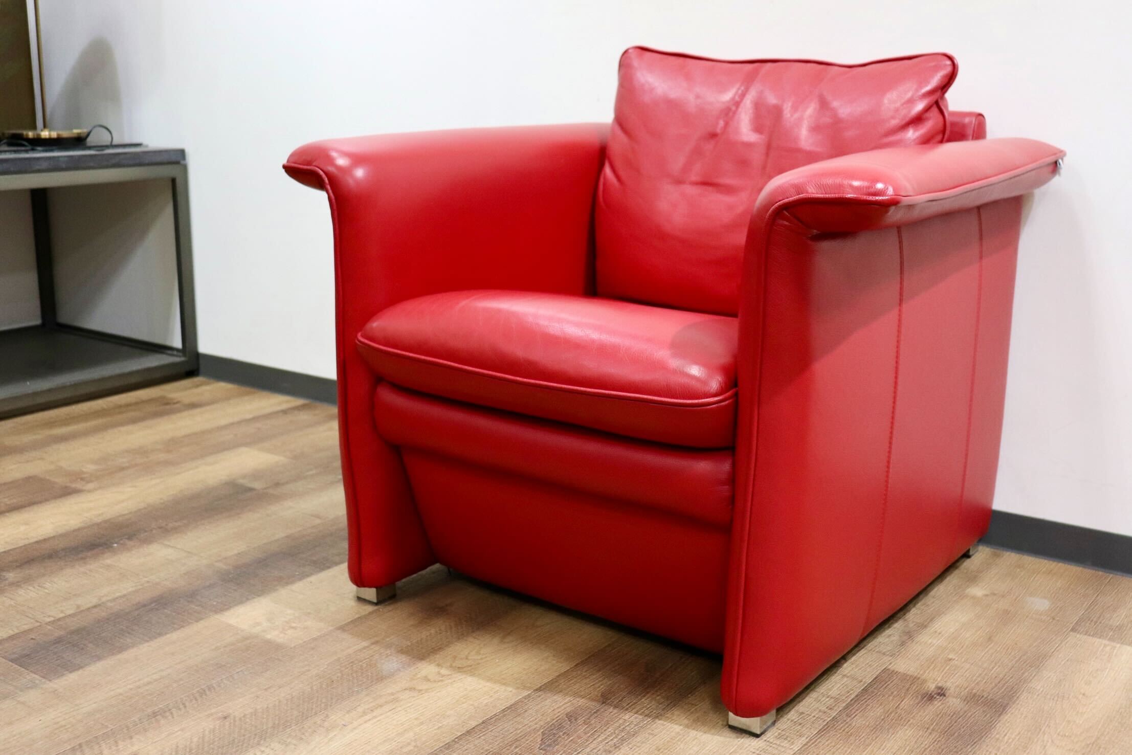 GMHK856○Domicil / ドミシール 1人掛けソファ シングルソファ アームソファ 総革 赤 モダン IDC大塚家具 定価約14万