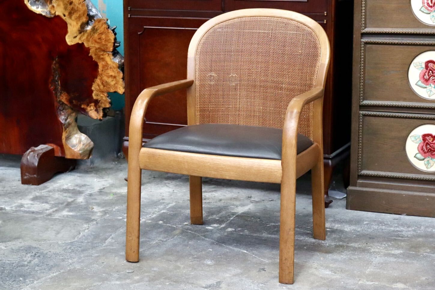 GMJH301L○karimoku / カリモク ダイニングチェア 食卓椅子 アームチェア 椅子 本革 和モダン レトロ 国産家具