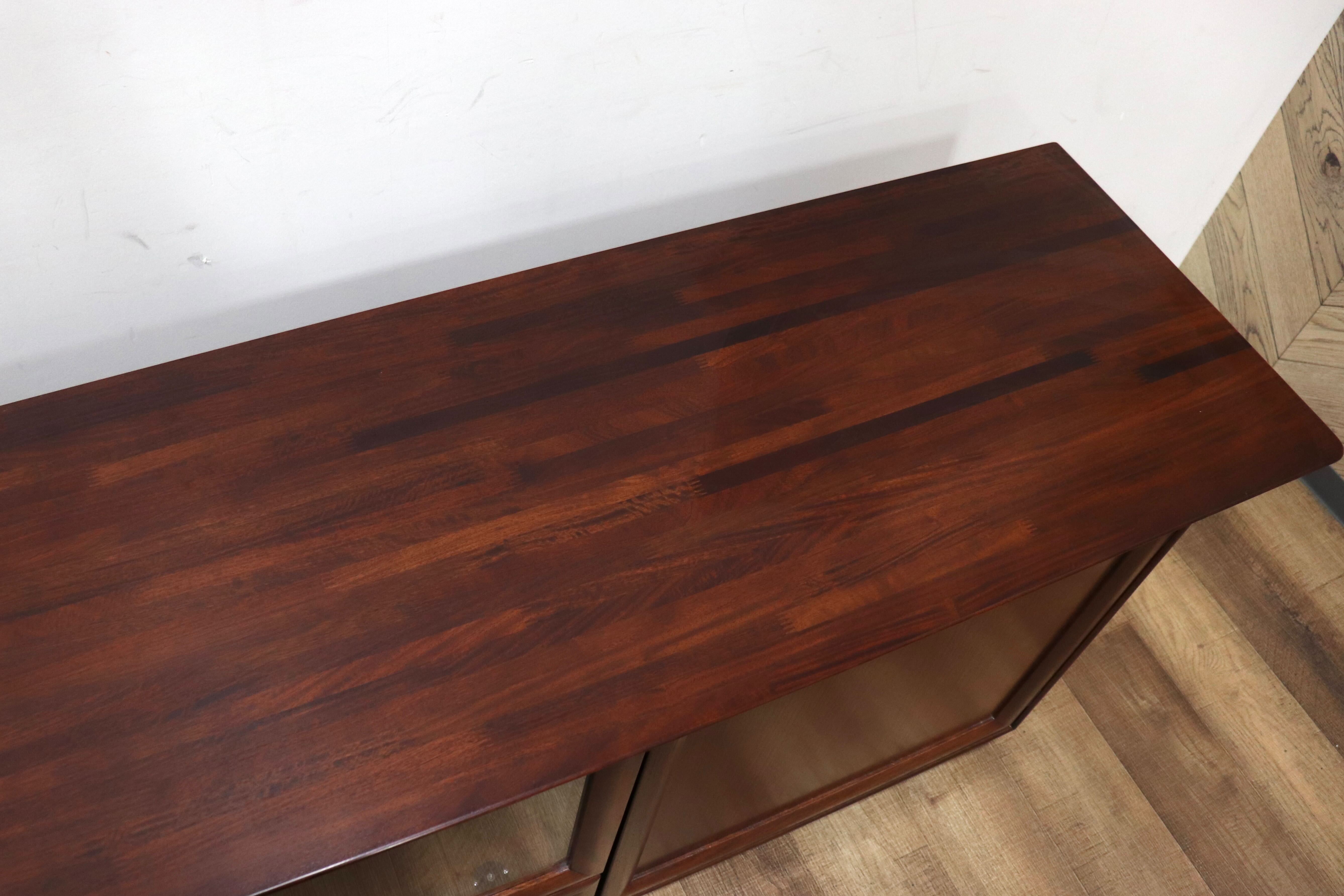 GMHN34E○karimoku / カリモク vivente ビベンテ サイドボード 飾り棚 照明付き 花梨材 最高級 モダン 定価約43万 展示品