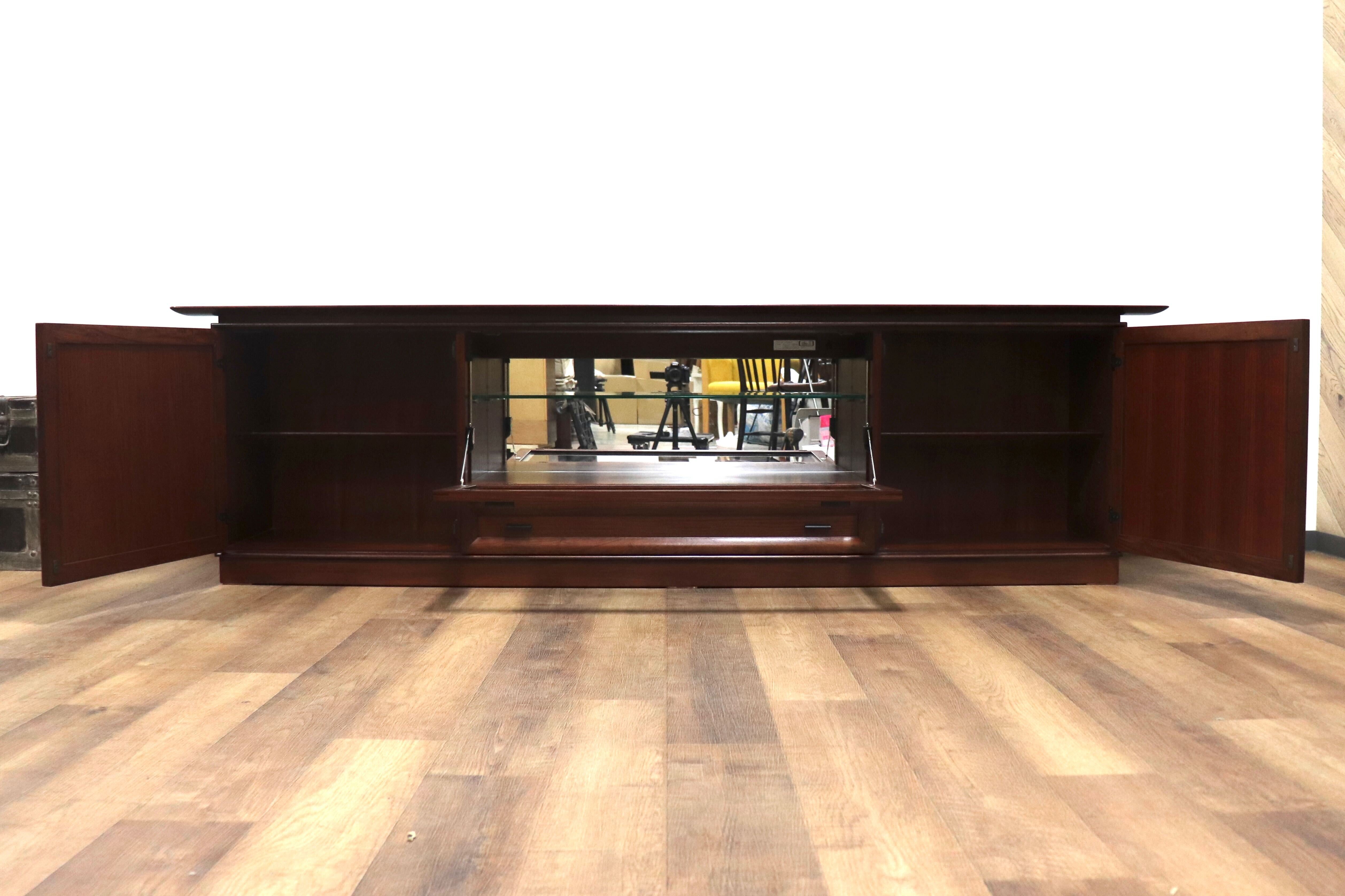 GMHN34E○karimoku / カリモク vivente ビベンテ サイドボード 飾り棚 照明付き 花梨材 最高級 モダン 定価約43万 展示品