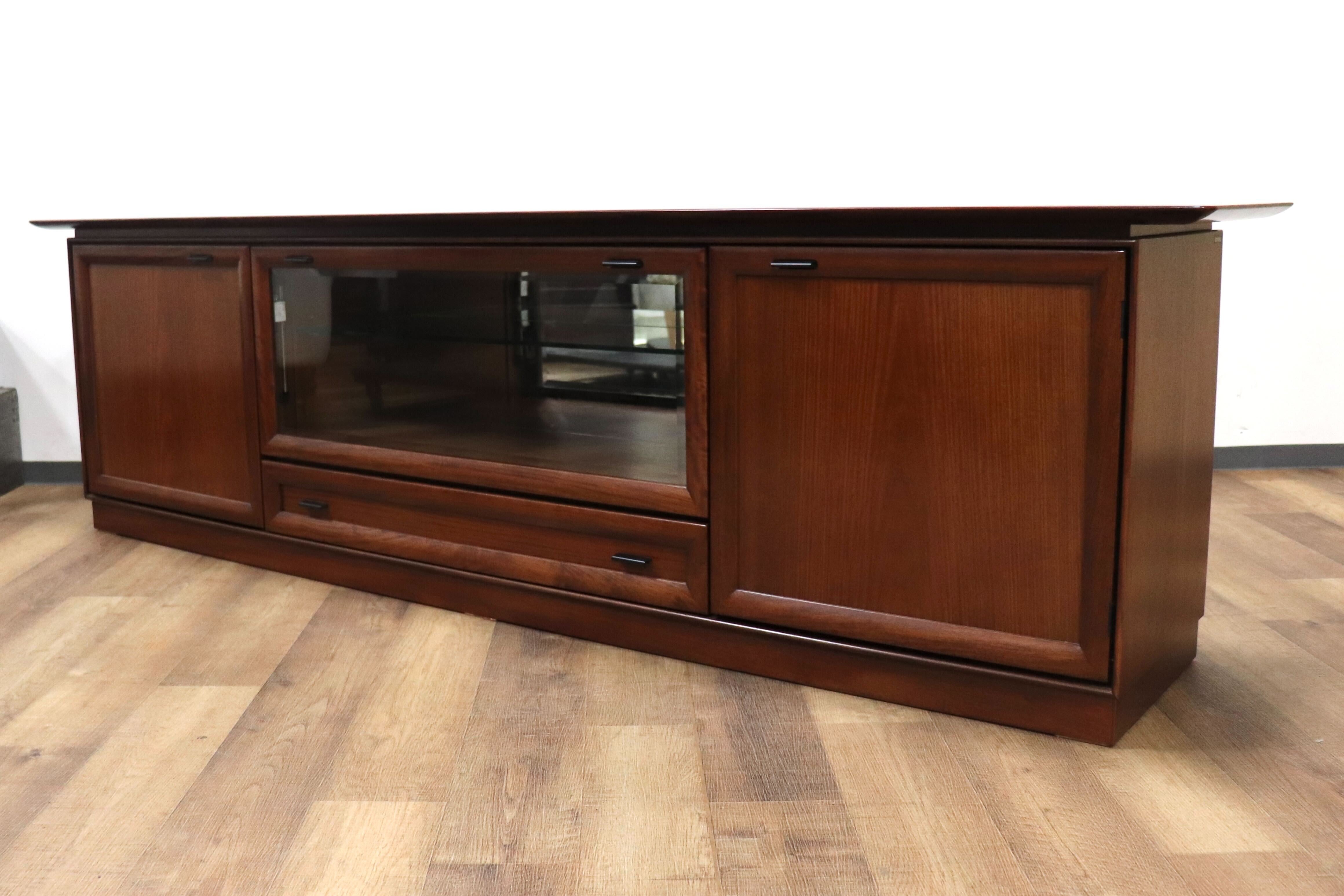 GMHN34E○karimoku / カリモク vivente ビベンテ サイドボード 飾り棚 照明付き 花梨材 最高級 モダン 定価約43万 展示品