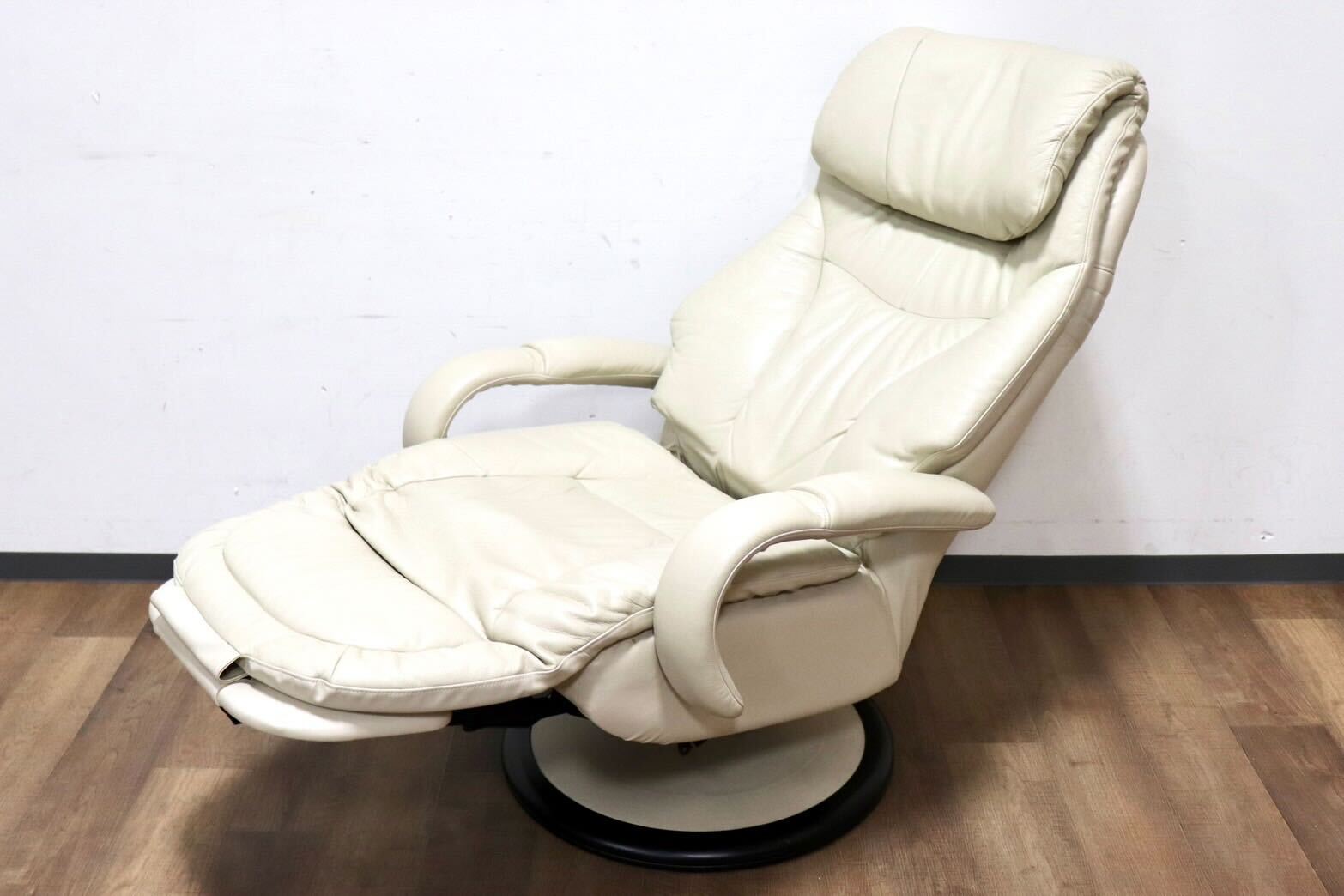 GMHN134○karimoku / カリモク リクライニングチェア パーソナルチェア フットレスト シングルソファ アイボリー 本革 定価約24万