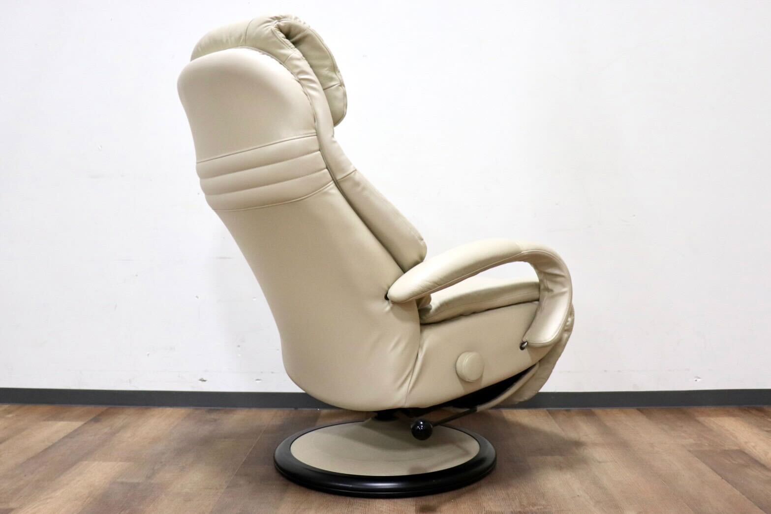 GMHN134○karimoku / カリモク リクライニングチェア パーソナルチェア フットレスト シングルソファ アイボリー 本革 定価約24万