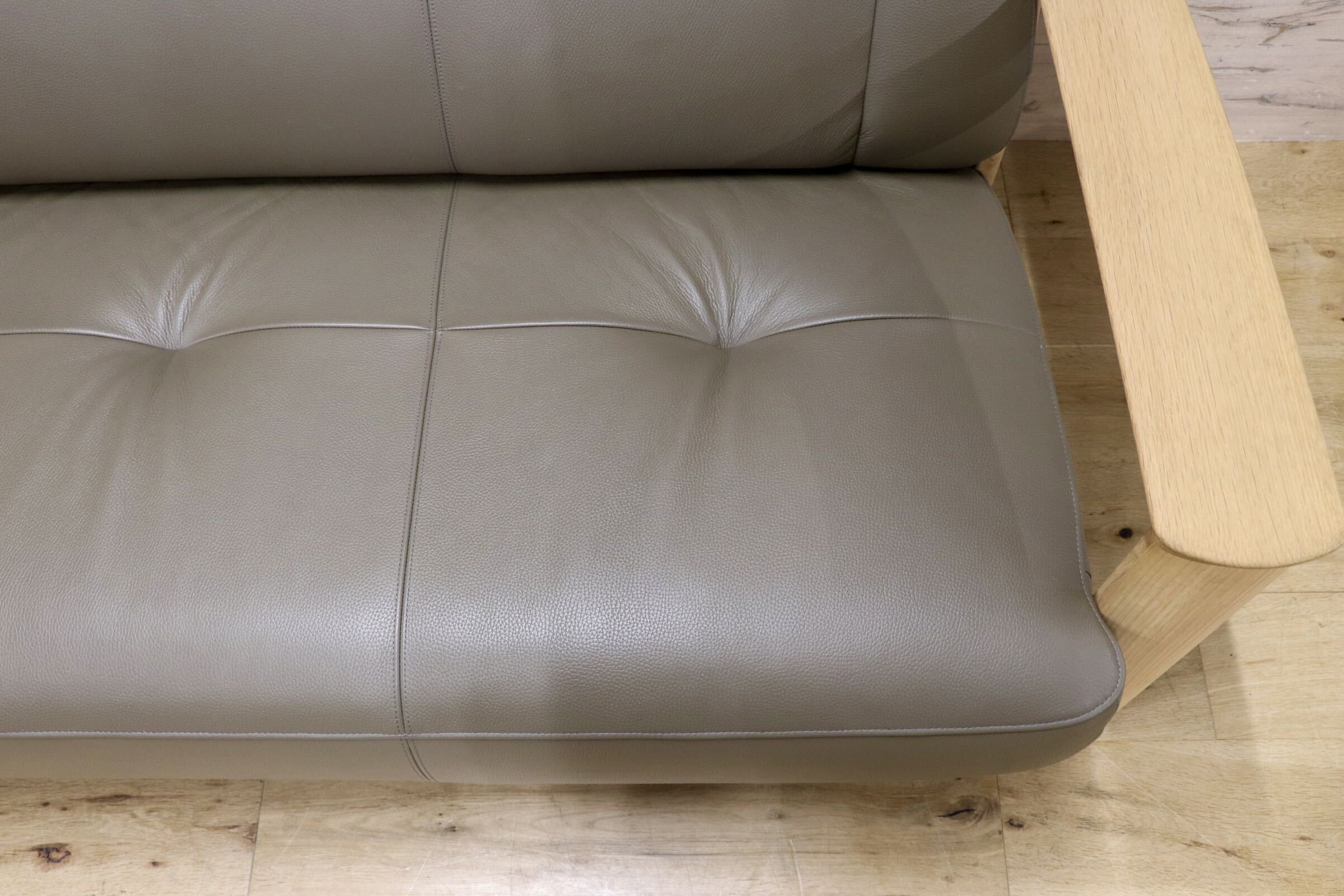 GMJK383○karimoku / カリモク WW4103 3人掛けソファ トリプルソファ モダン ナチュラル 本革 レザー 定価約27万 展示品