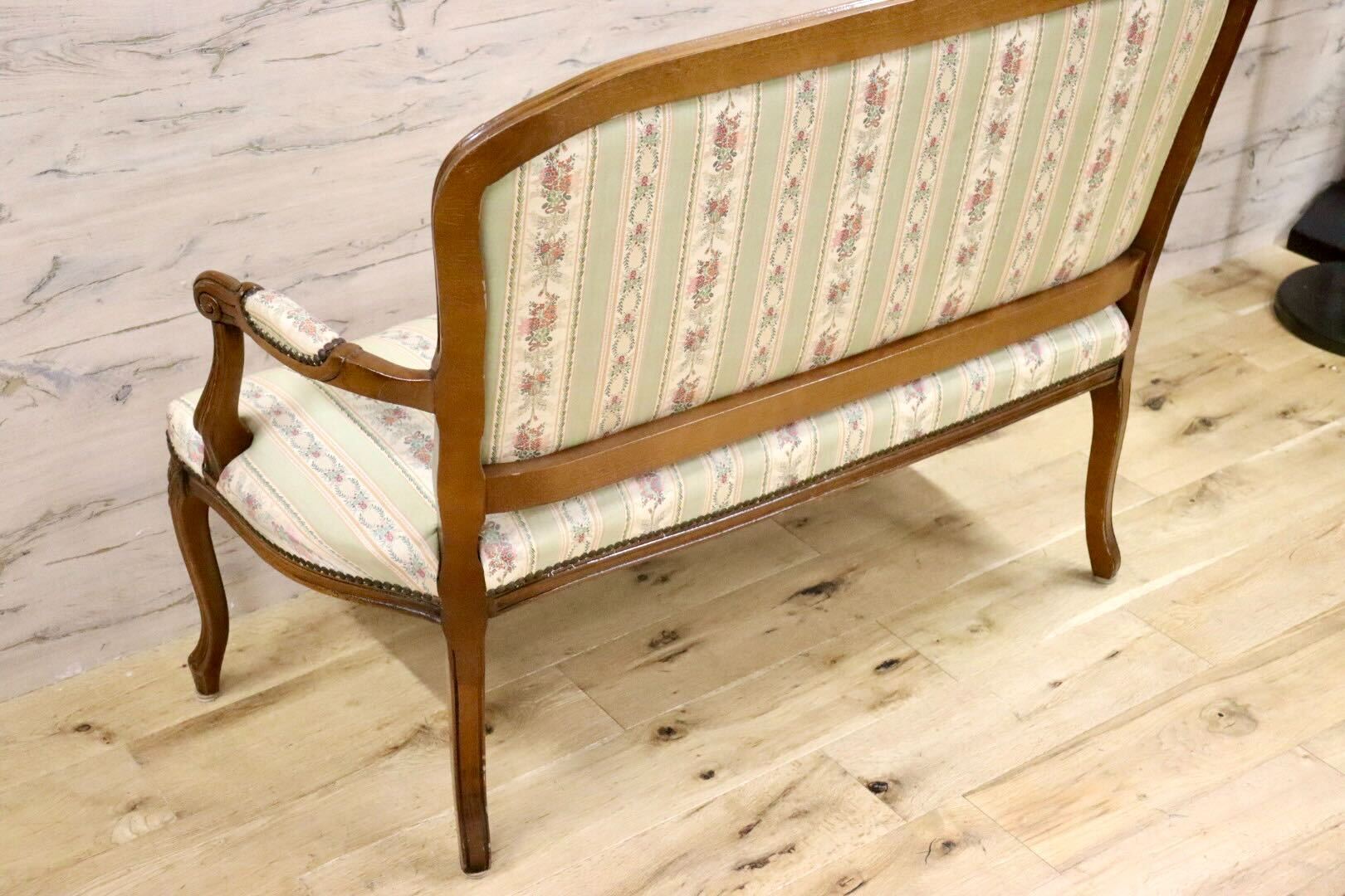 GMGS268○ヴェローナクラシック イタリア製 2人掛けソファ ラブソファ 長椅子 彫刻 鋲打 猫脚 クラシック ファブリック アンティーク